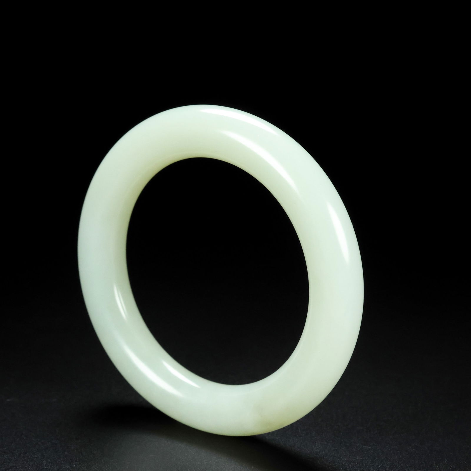 An Exquisite White Jade Bracelet - 3