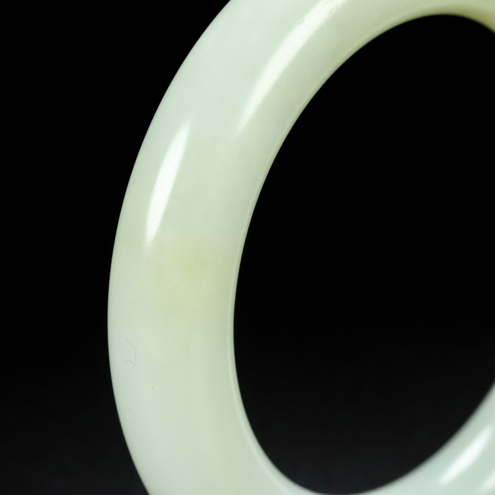 An Exquisite White Jade Bracelet - 6