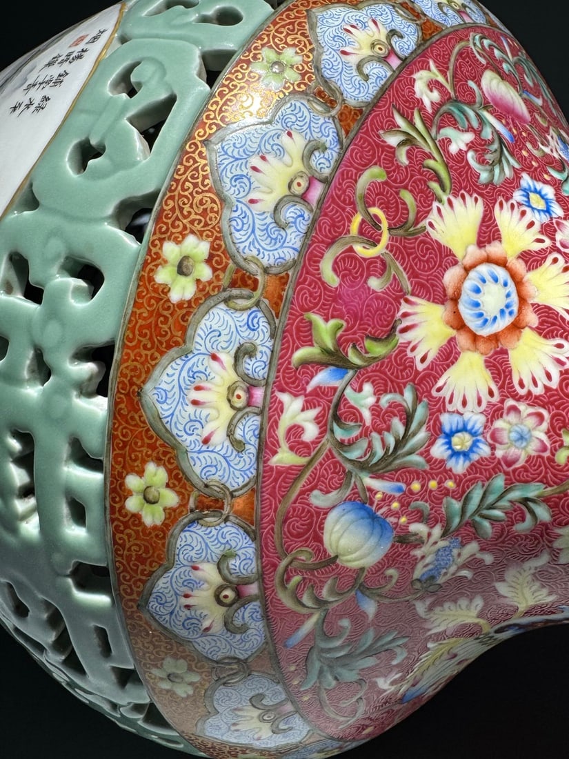 A Huge Enamel Ruby Red-Glazed Lotus Pattern Vase - 7