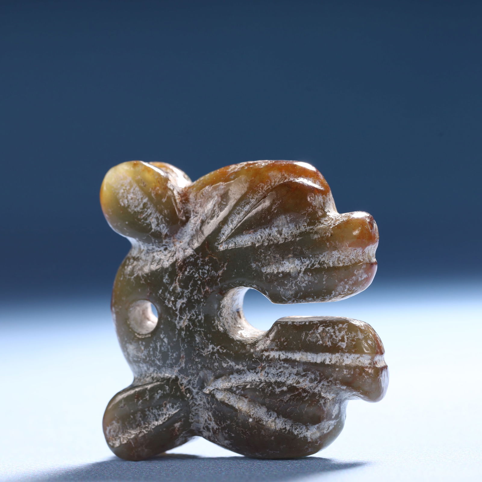 An Archaic Hongshan Culture Greenish Jade Pendant: An Archaic Hongshan Culture Greenish Jade Pendant,Ancient Time,China,Size:1.7inx1.7inx0.5in,Weight:44.6g 