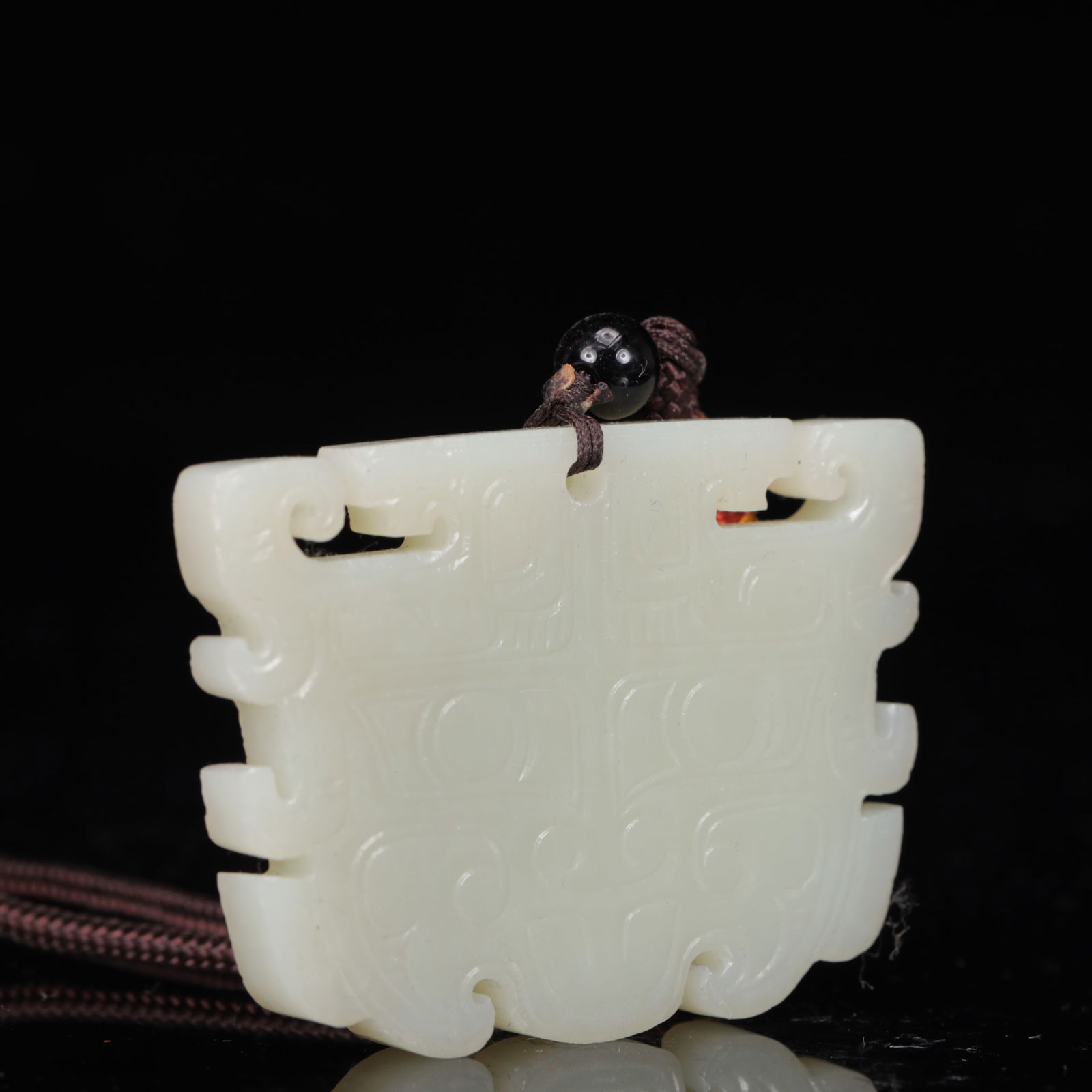 An Exquisite White Jade Beast-Face Pattern Pendant - 3