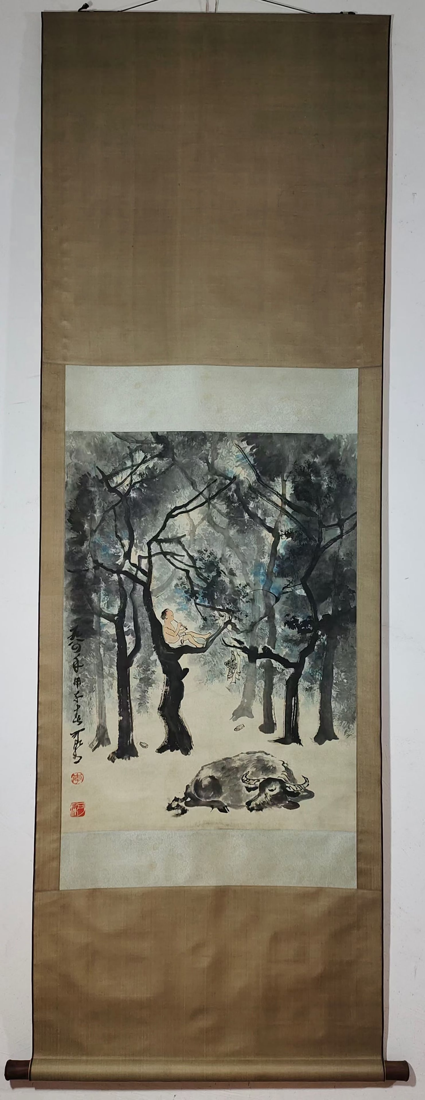 A Chinese Vertical Scroll Ink Painting of Character and Story on Paper: A Chinese Vertical Scroll Ink Painting of Character and Story on Paper,Li Keran,Size:30.5inx22.6in 