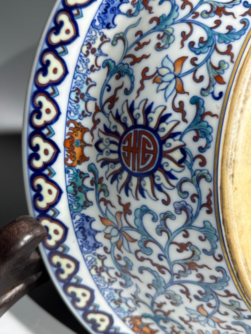 A Huge Doucai Lotus Pattern Plate - 7