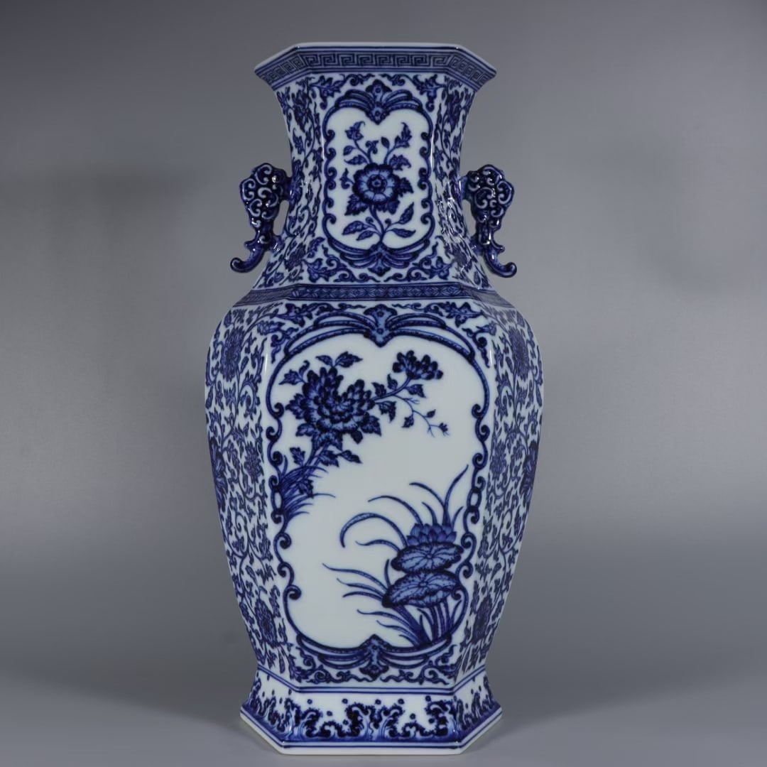 A Huge Blue and White Flower Pattern Double-Ears Vase (1 of 9)