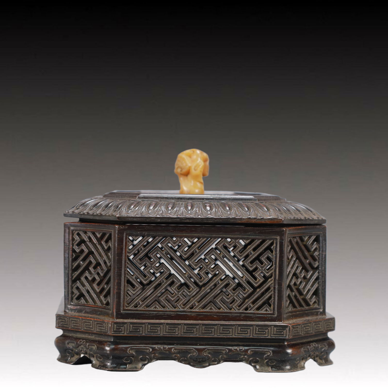 An Exquisite Zitanwood Inlaid White Jade Bats Pattern Censer: An Exquisite Zitanwood Inlaid White Jade Bats Pattern Censer,Qing Dynasty,China,Size:1.9inx1.9inx4.4in,Weight:400g 