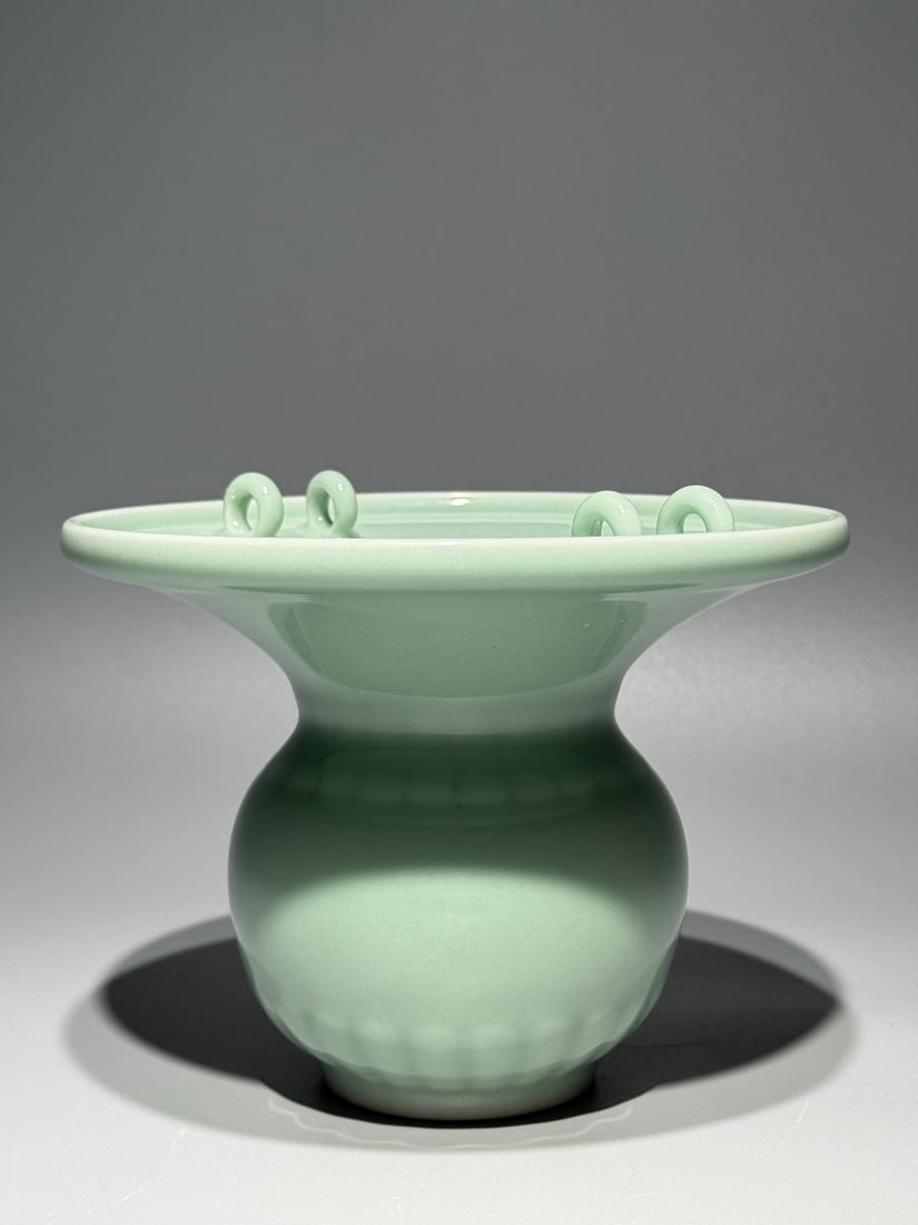 An Exquisite Celadon Glazed Vase - 2