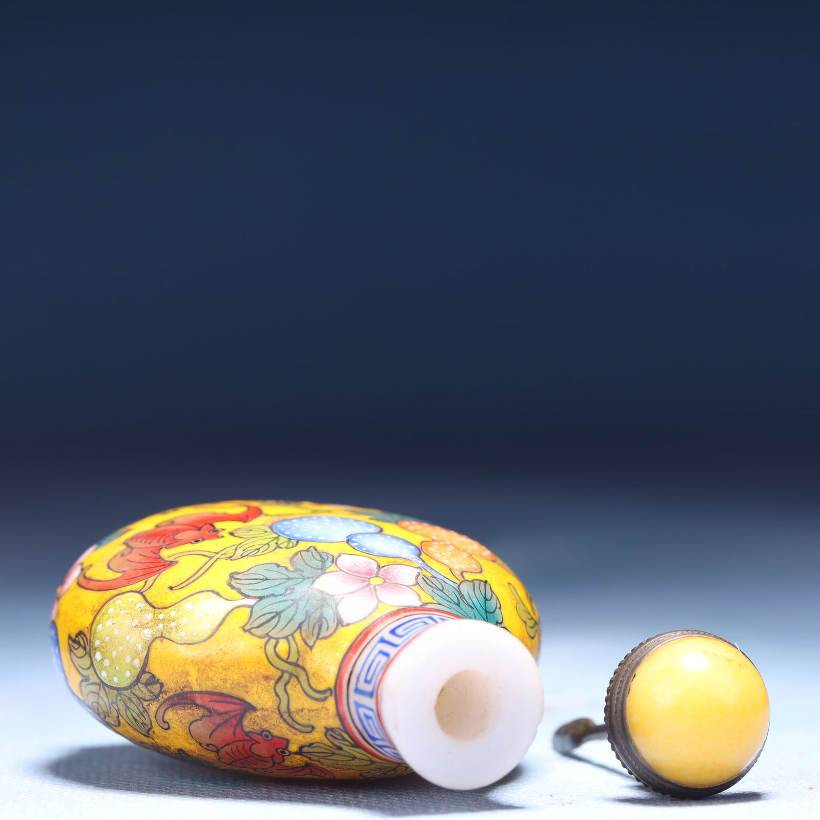 An Exquisite Glass Gourd Pattern Snuff Bottle - 6