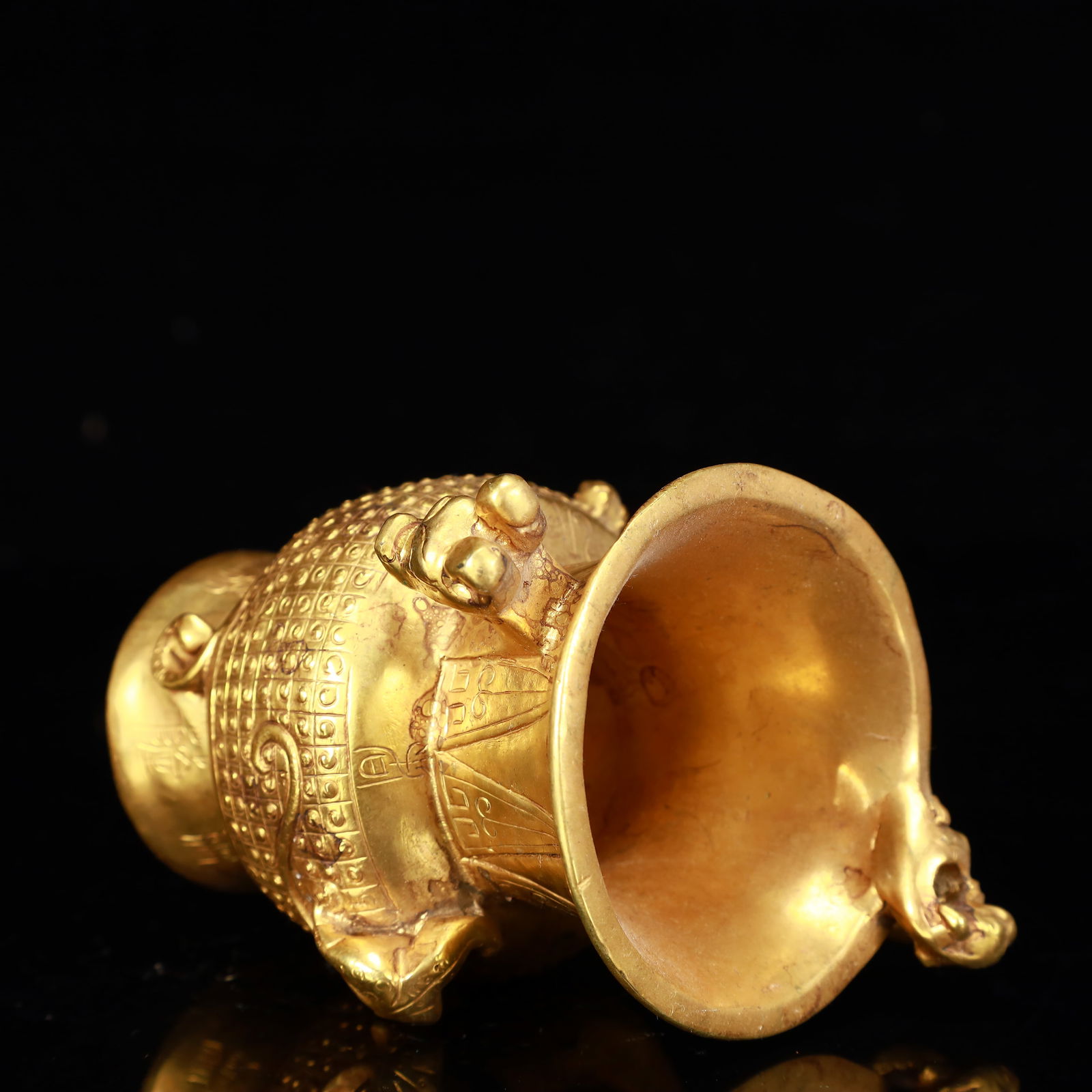 A Rare Gilt Bronze Auspicious Beast Pattern Vase - 7