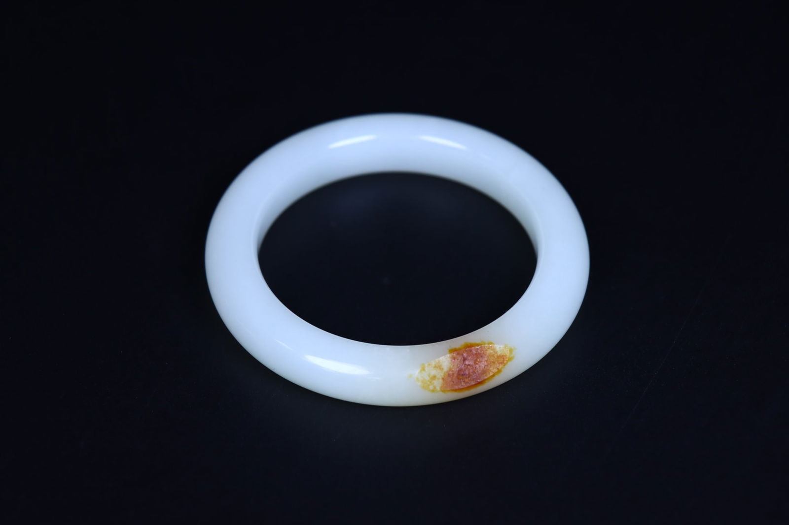 An Exquisite White Jade Bracelet - 2