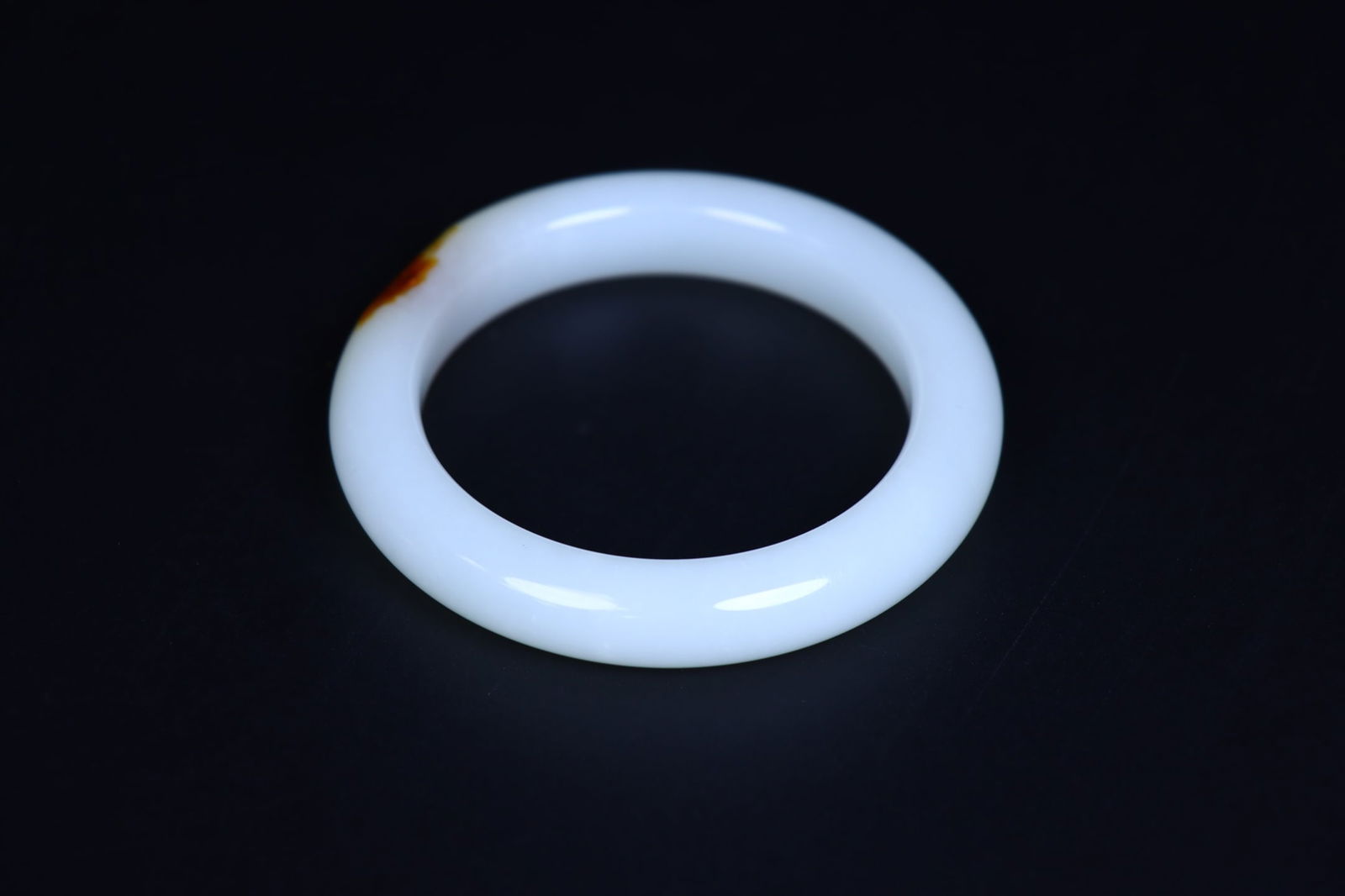 An Exquisite White Jade Bracelet - 4