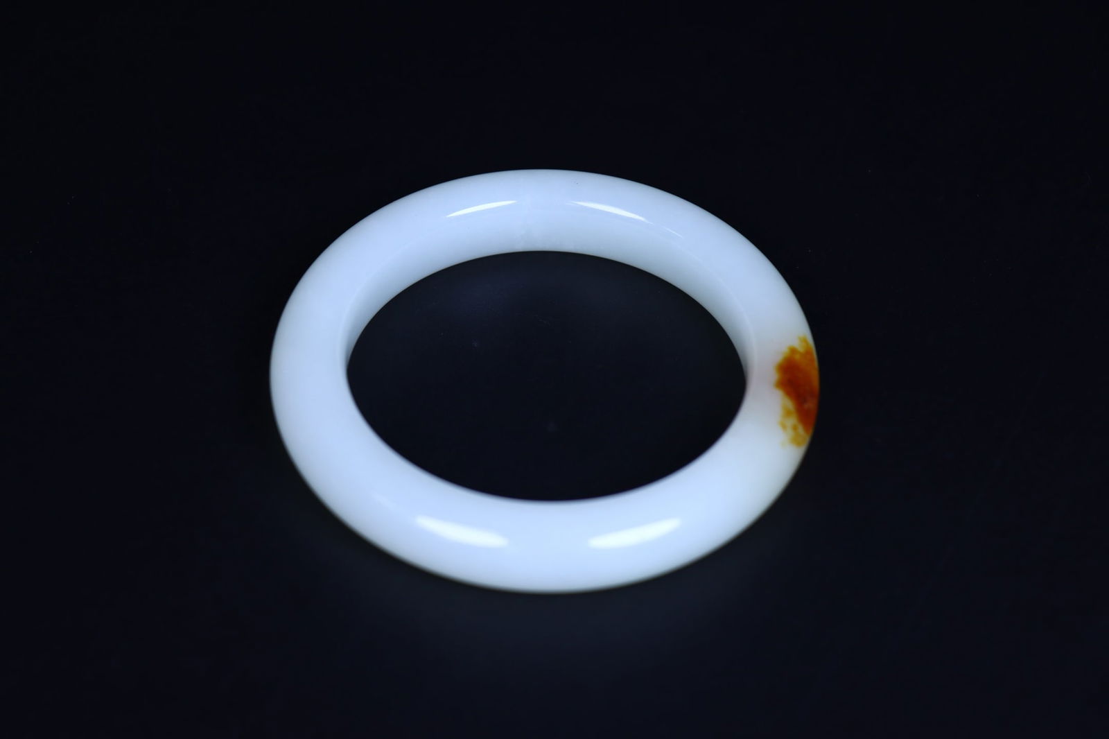 An Exquisite White Jade Bracelet - 8