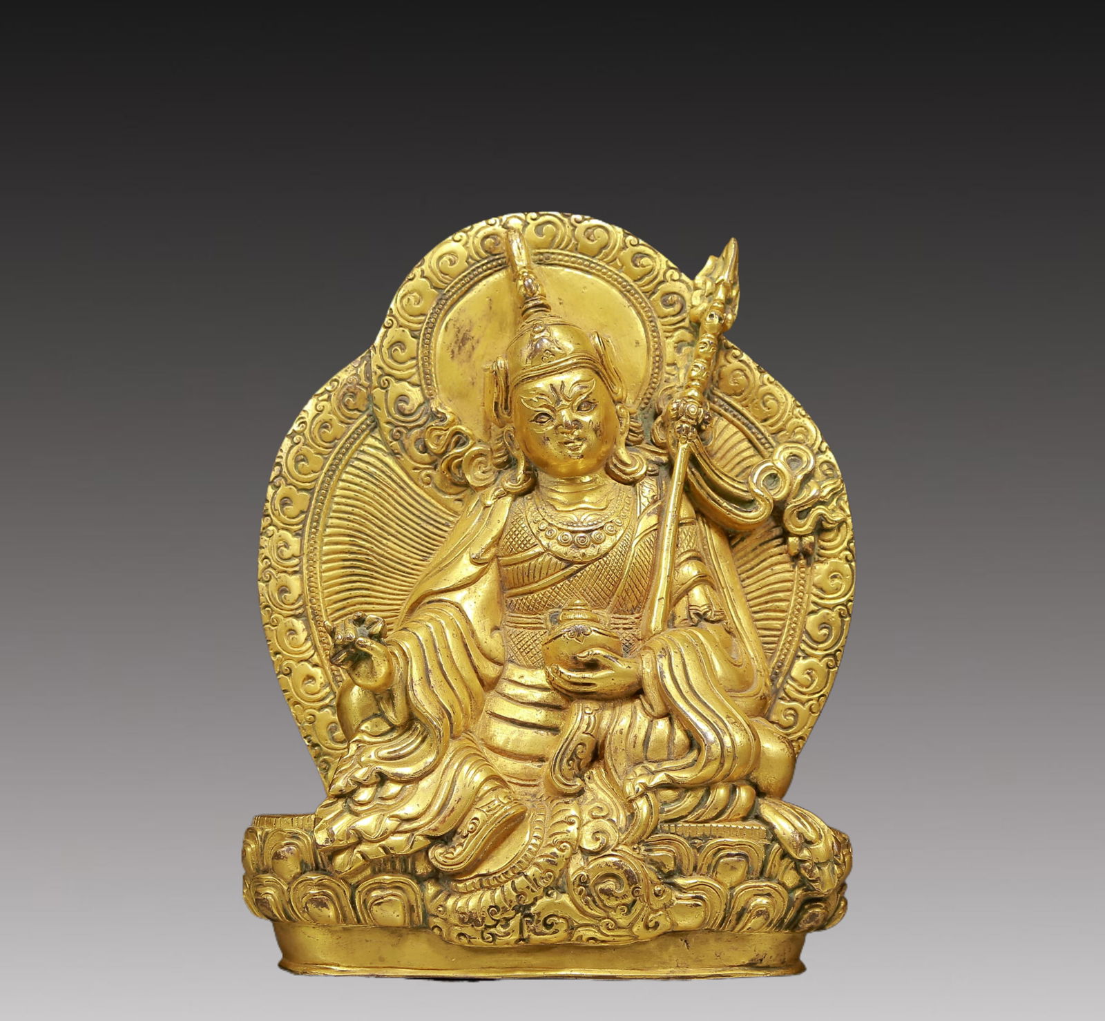A Solemn Gilt Bronze Statue of Padma Sambhava: A Solemn Gilt Bronze Statue of Padma Sambhava,Ming Dynasty, China,Size:5.1inx1.6inx7.1in,Weight:1705g 铜鎏金莲花生大士像，明代