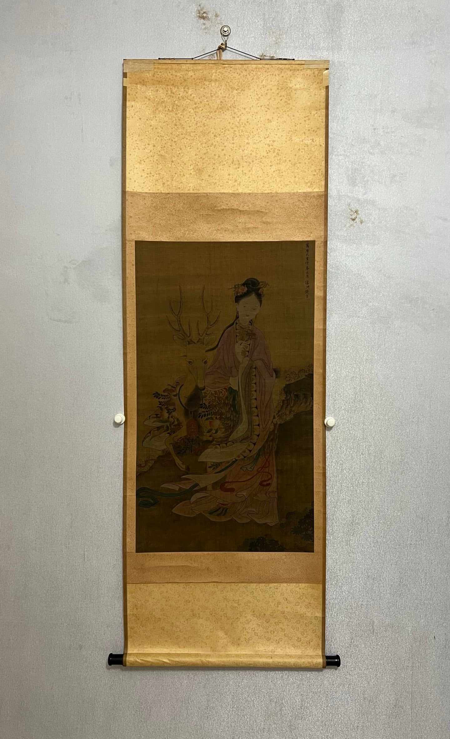 A Chinese Vertical Scroll Ink Painting of Figure on Silk: A Chinese Vertical Scroll Ink Painting of Figure on Silk,Qian Gong,Size:37.8inx21.7in 