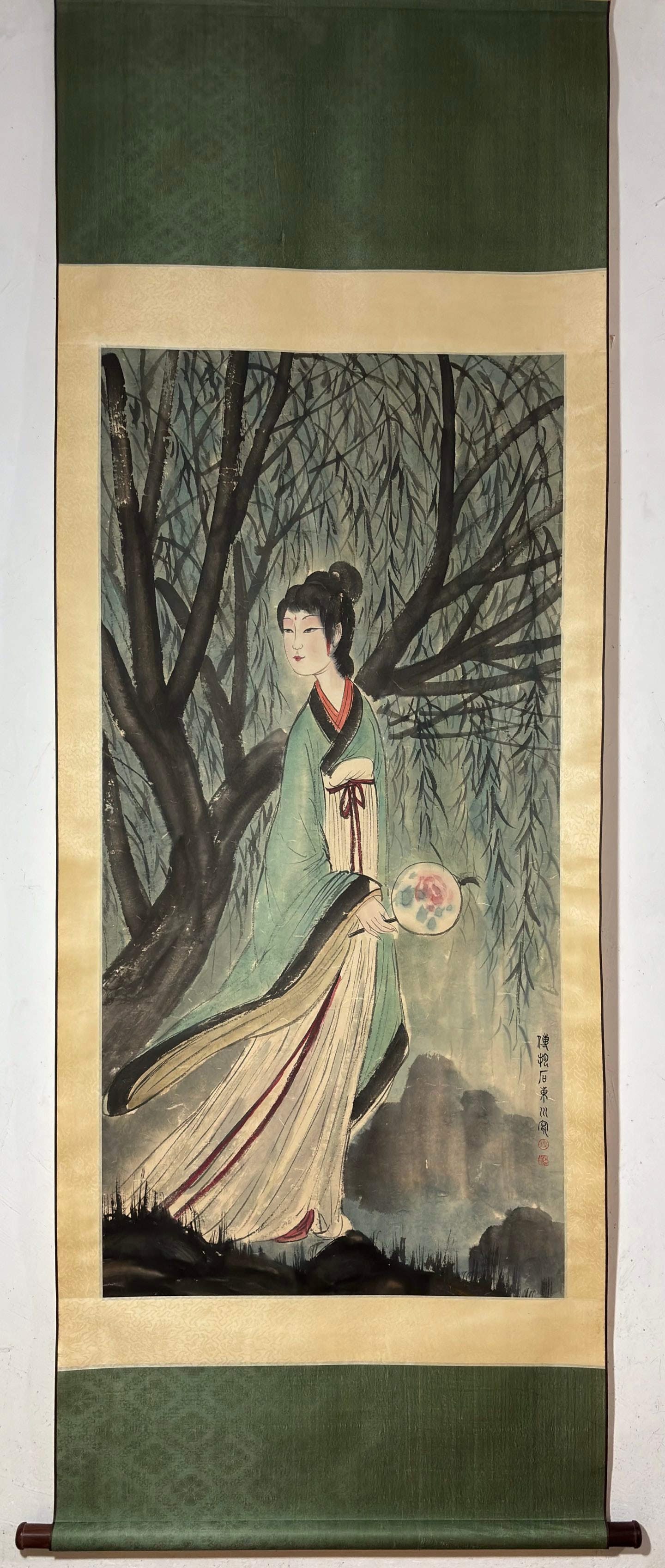 A Chinese Vertical Scroll Ink Painting of Figure on Paper: A Chinese Vertical Scroll Ink Painting of Figure on Paper,Fu Baoshi,Size:53.5inx26.4in 一幅中国水墨人物画立轴,傅抱石