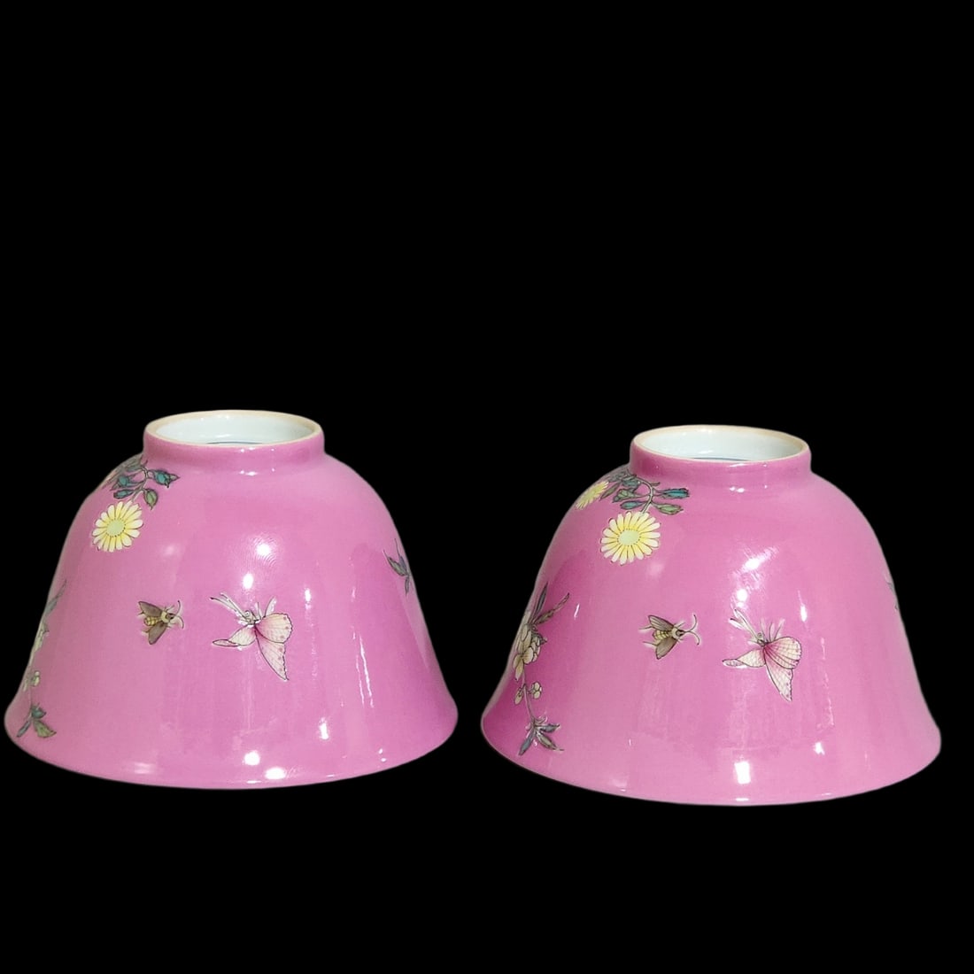 A Pair of Exquisite Ruby Red-Glazed Flower Pattern Cups - 6