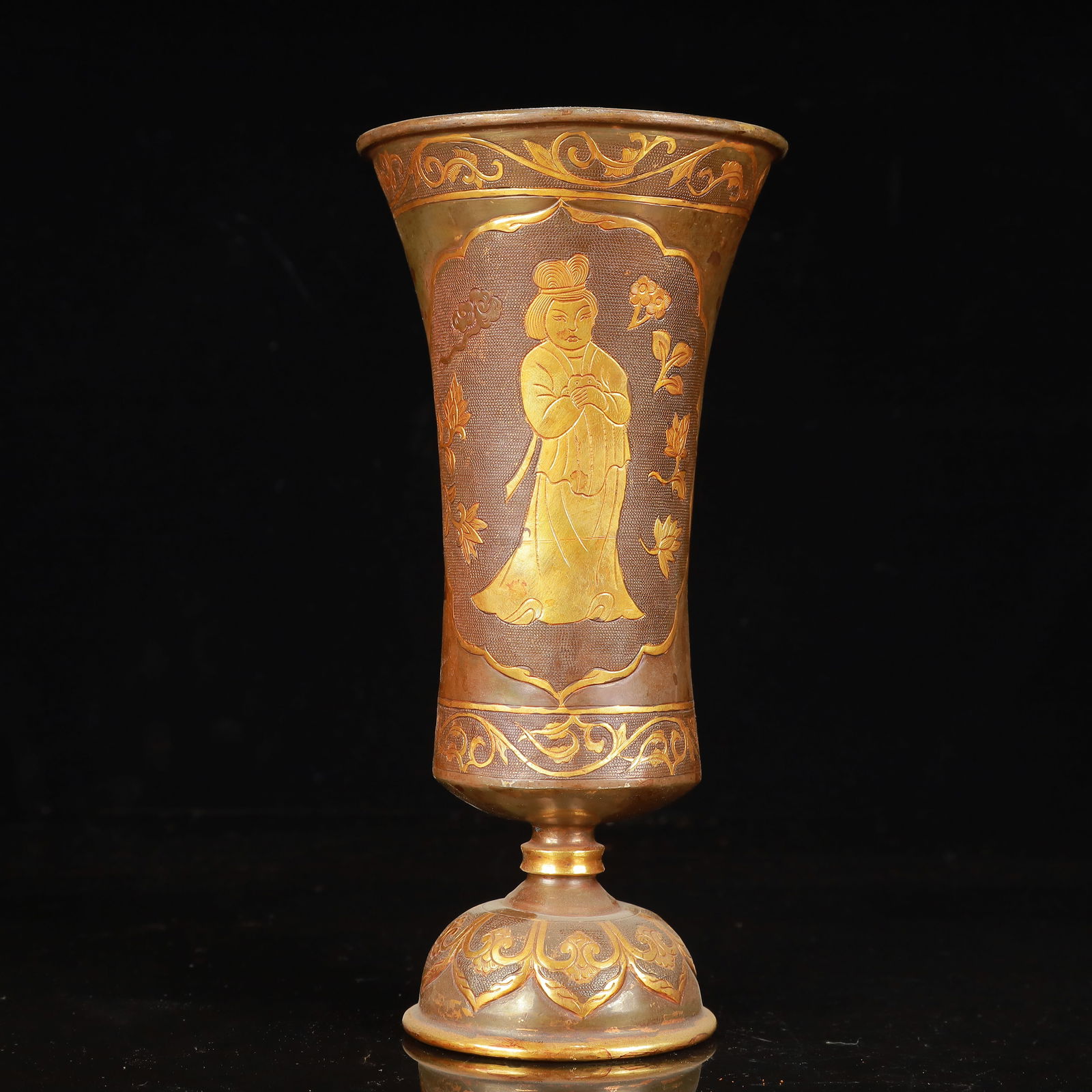 An Exquisite Gilt Silver Figure Pattern Cup - 6