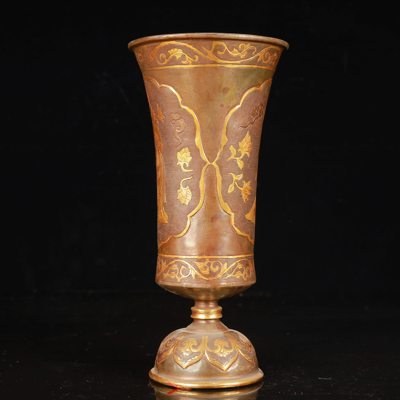 An Exquisite Gilt Silver Figure Pattern Cup - 8