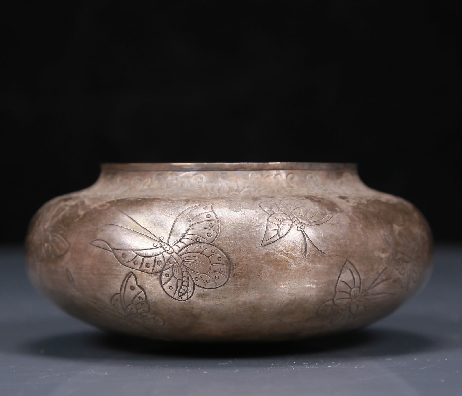 An Exquisite Silver Butterfly Pattern Brush Washer - 2