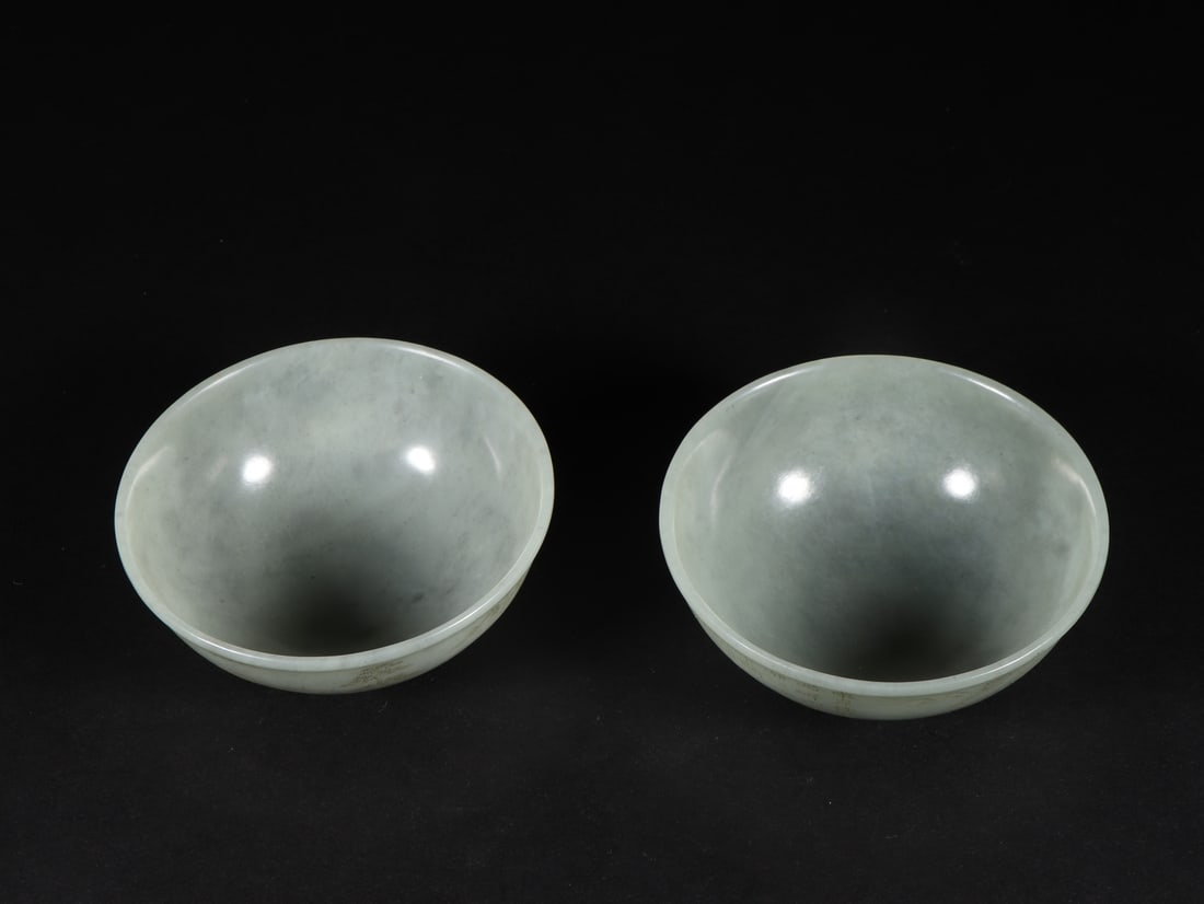A Pair of Exquisite White Jade Landscape Pattern Bowls,with poem: A Pair of Exquisite White Jade Landscape Pattern Bowls,with poem,Qing Dynasty,China,Qianlong Four-character Mark,Size:3.5inx1.5in,Weight:138g 一对白玉山水纹&#