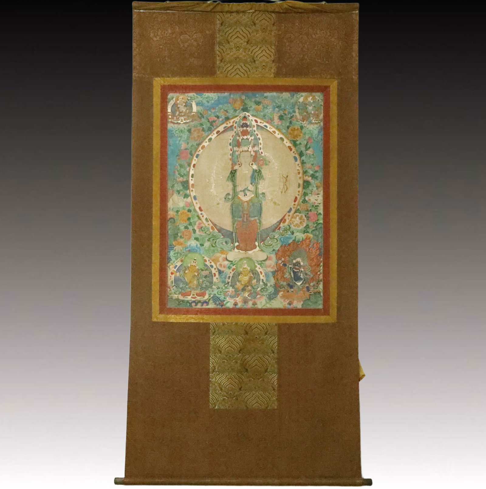 A Rare Brocade Painted Color Statue of Thousand-hand Guanyin Tangka (1 of 11)