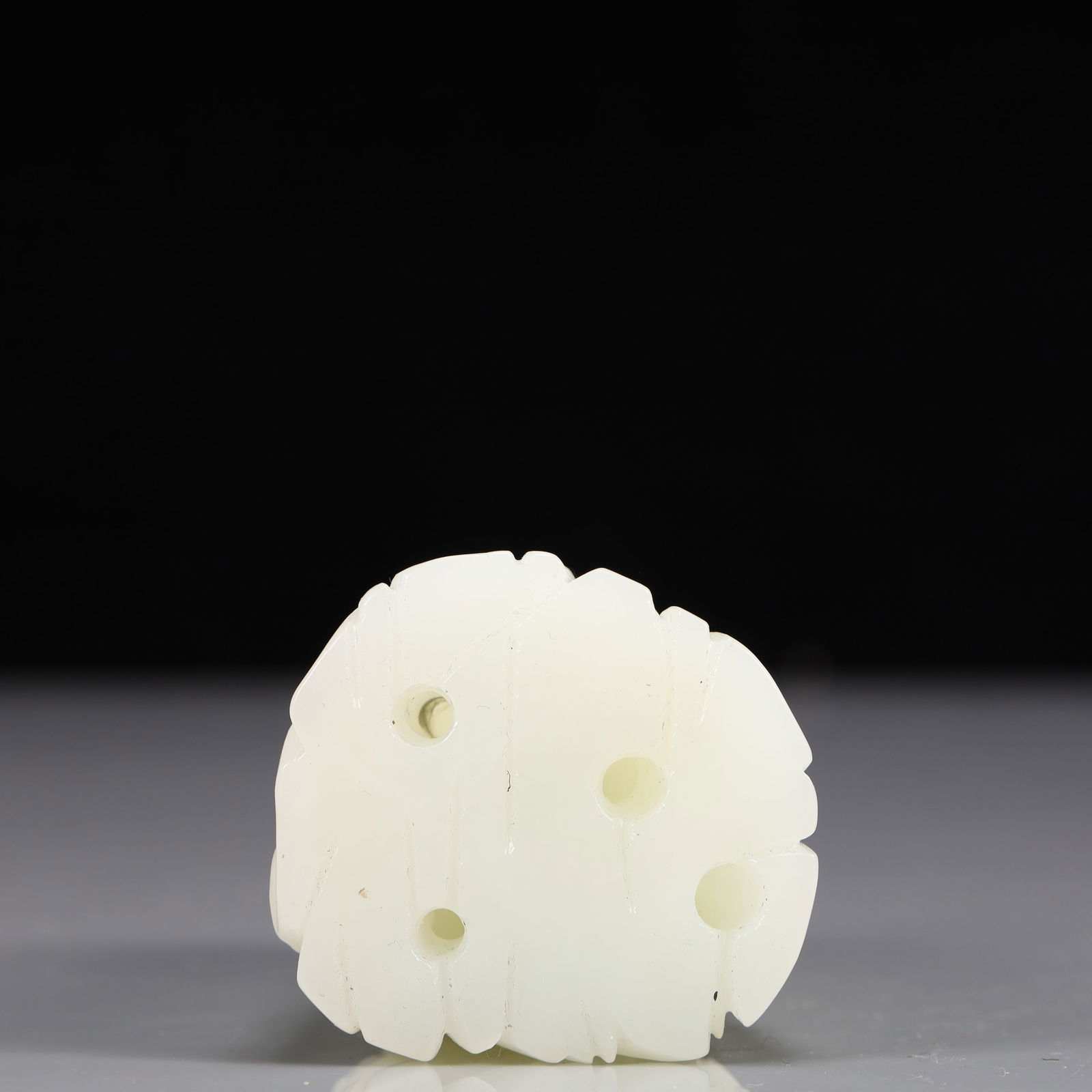 An Exquisite White Jade Deer Pattern Perfume - 5