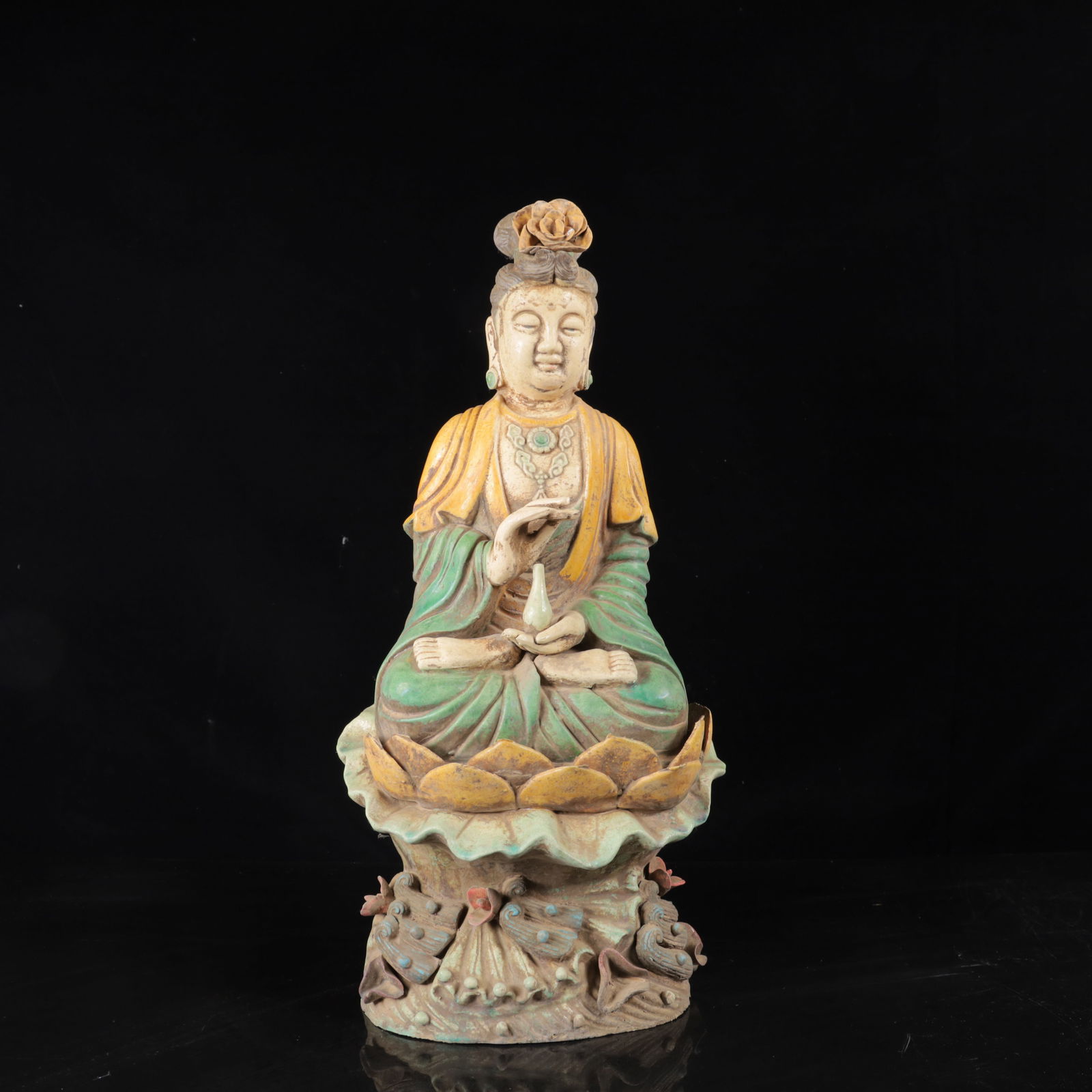 An Exquisite Tang Tri-Color Glazed Pottery Statue of Avalokitesvara Ornament (1 of 11)