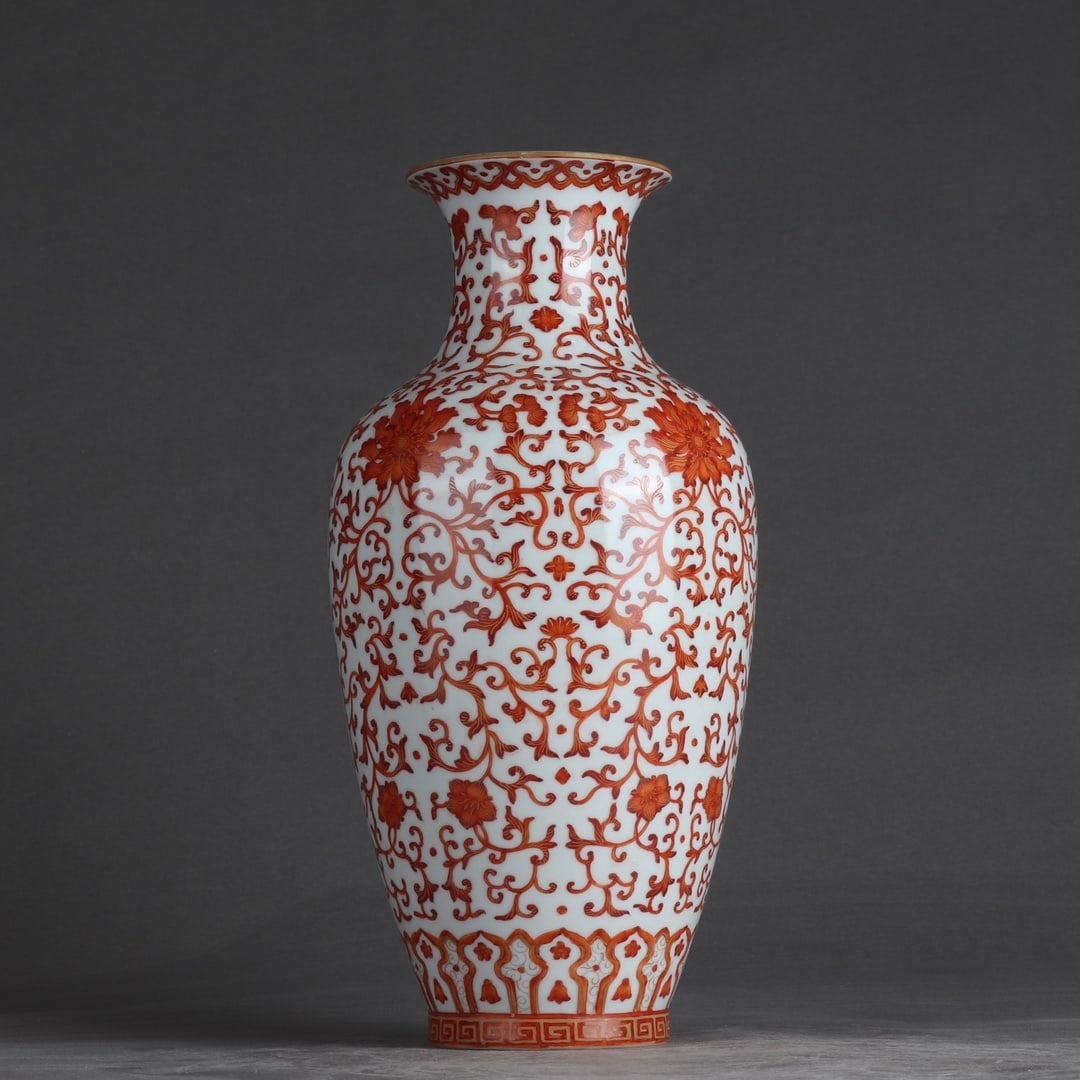 An Exquisite Iron-Red Lotus Pattern Vase: An Exquisite Iron-Red Lotus Pattern Vase,Qing Dynasty,China,Qianlong Six-character Mark,Size:10.2inx5in 矾红缠枝莲纹瓶,中国清代,ߙ