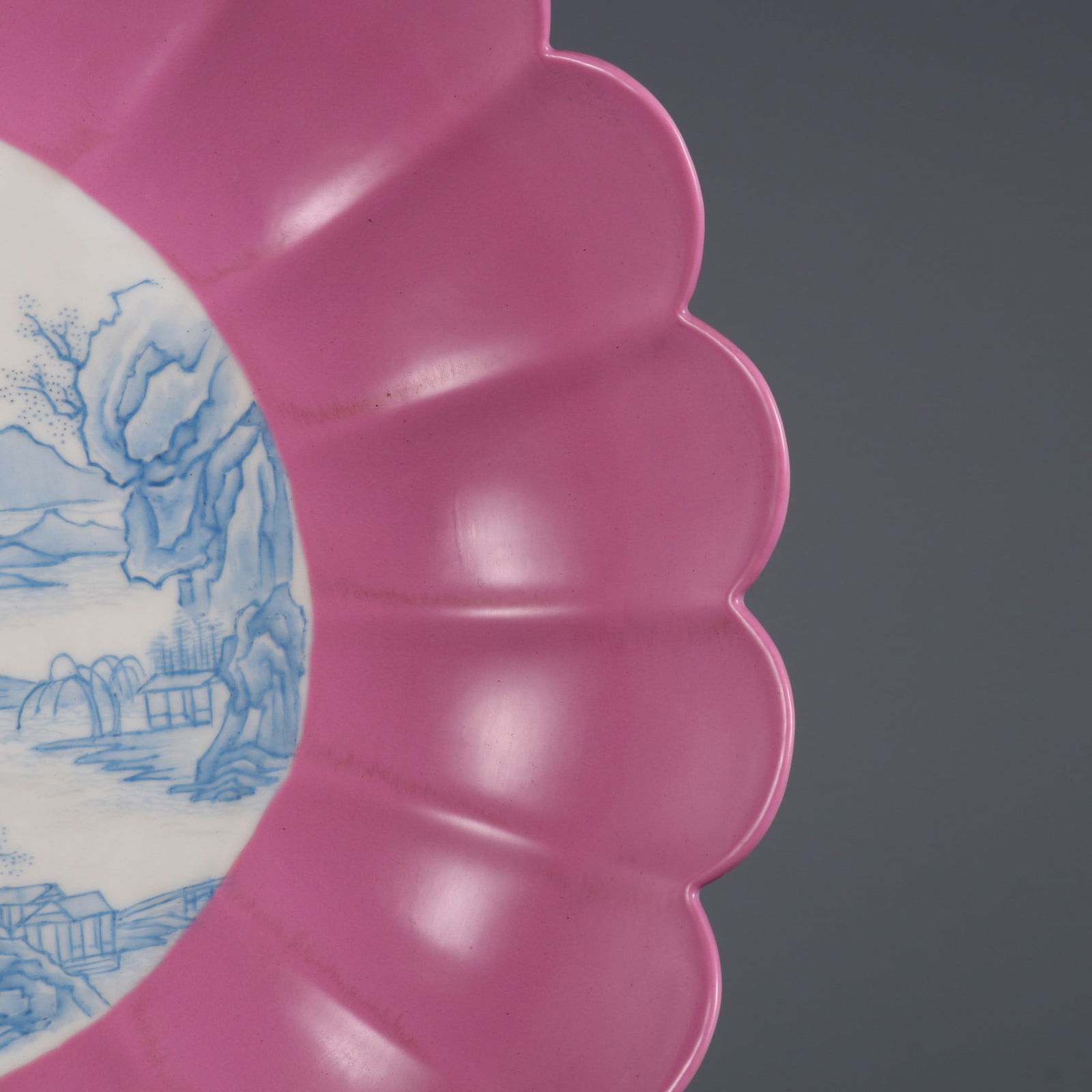 An Exquisite Ruby Red-Glazed Landscape Pattern Plate - 3