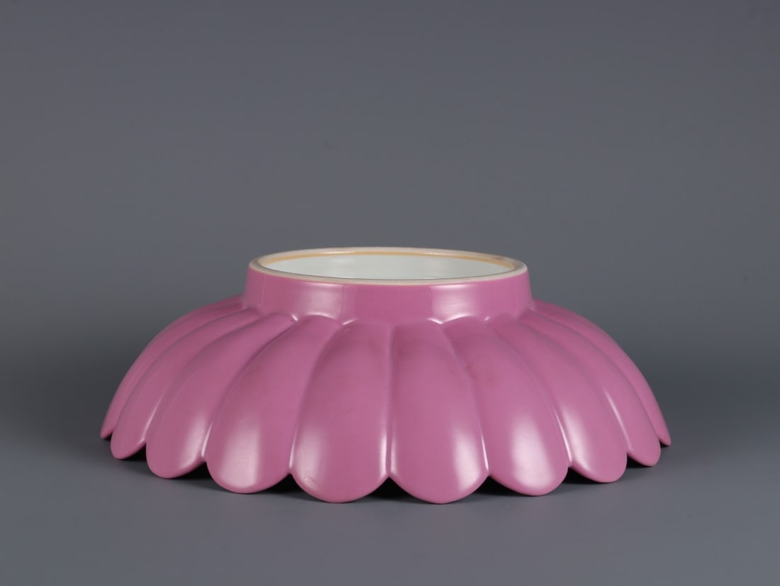 An Exquisite Ruby Red-Glazed Landscape Pattern Plate - 6