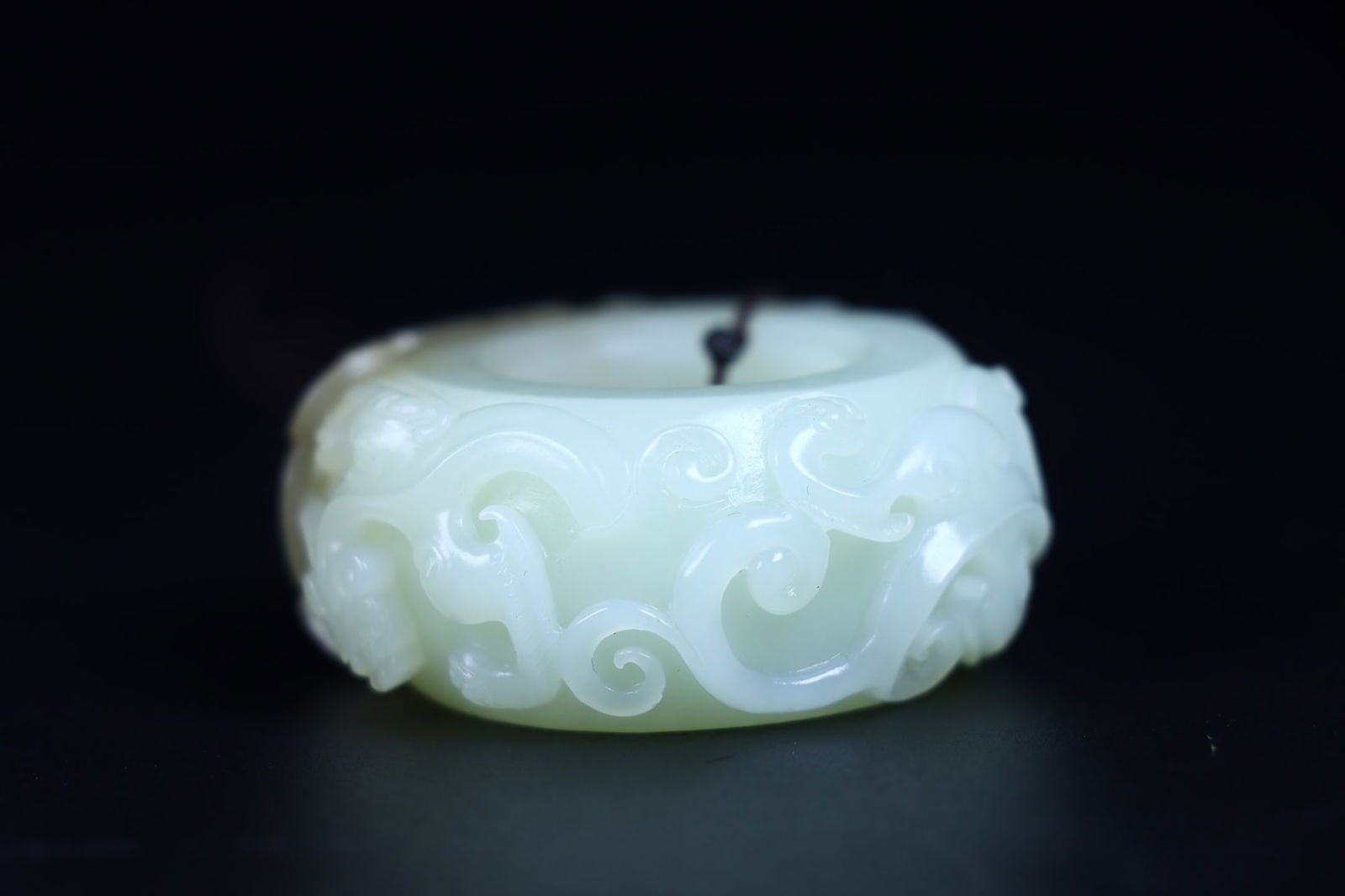 An Exquisite White Jade Dragon Pattern Thumb Ring - 6