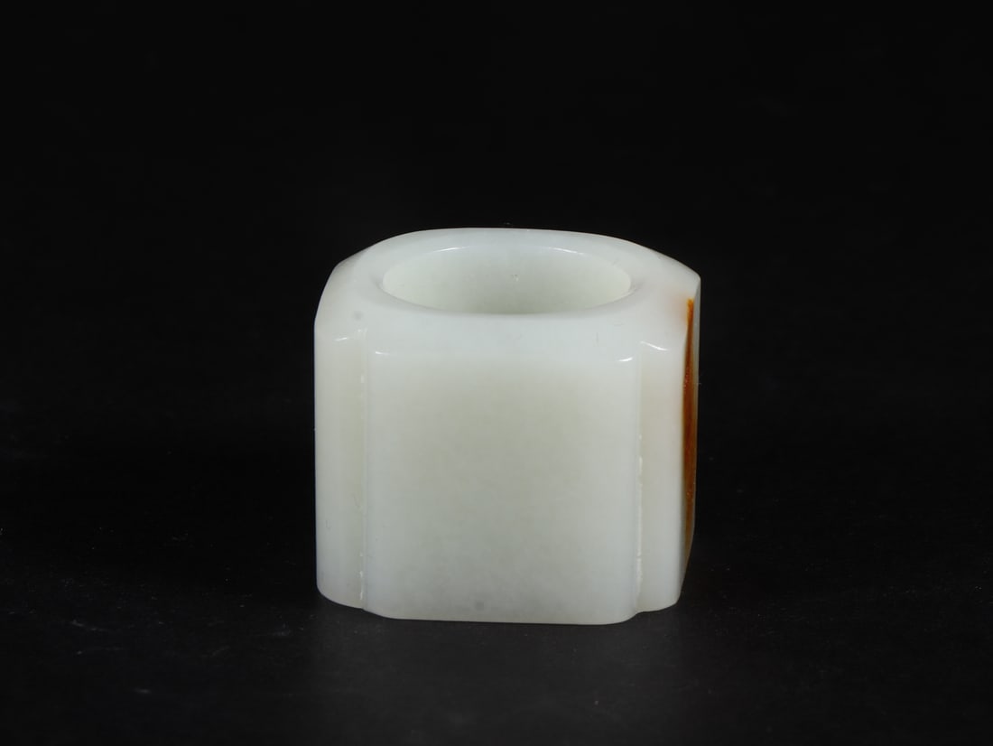 An Exquisite White Jade Thumb Ring - 3