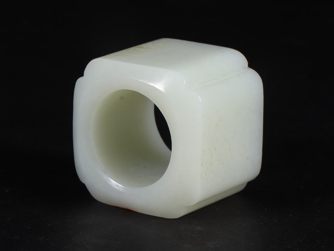 An Exquisite White Jade Thumb Ring - 9