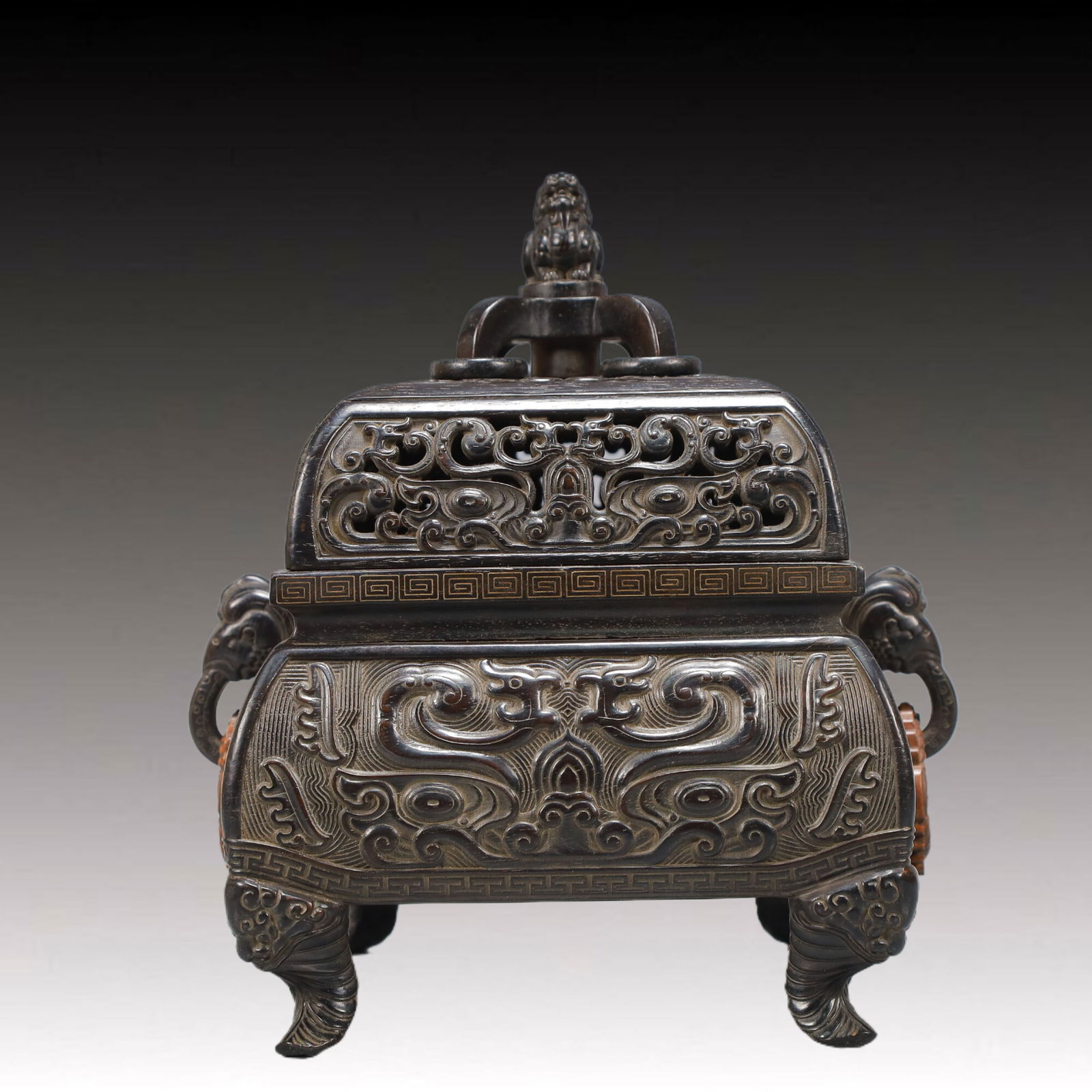 An Exquisite Zitanwood Dragon Pattern Double-Ears Censer: An Exquisite Zitanwood Dragon Pattern Double-Ears Censer,Qing Dynasty, China,Qianlong Four-character Mark,Size:7.1inx5.9inx7.9in,Weight:800g 