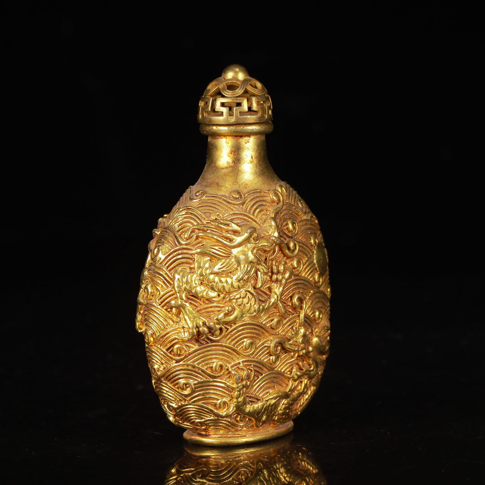 An Exquisite Gilt Bronze Dragon Pattern Vase - 4