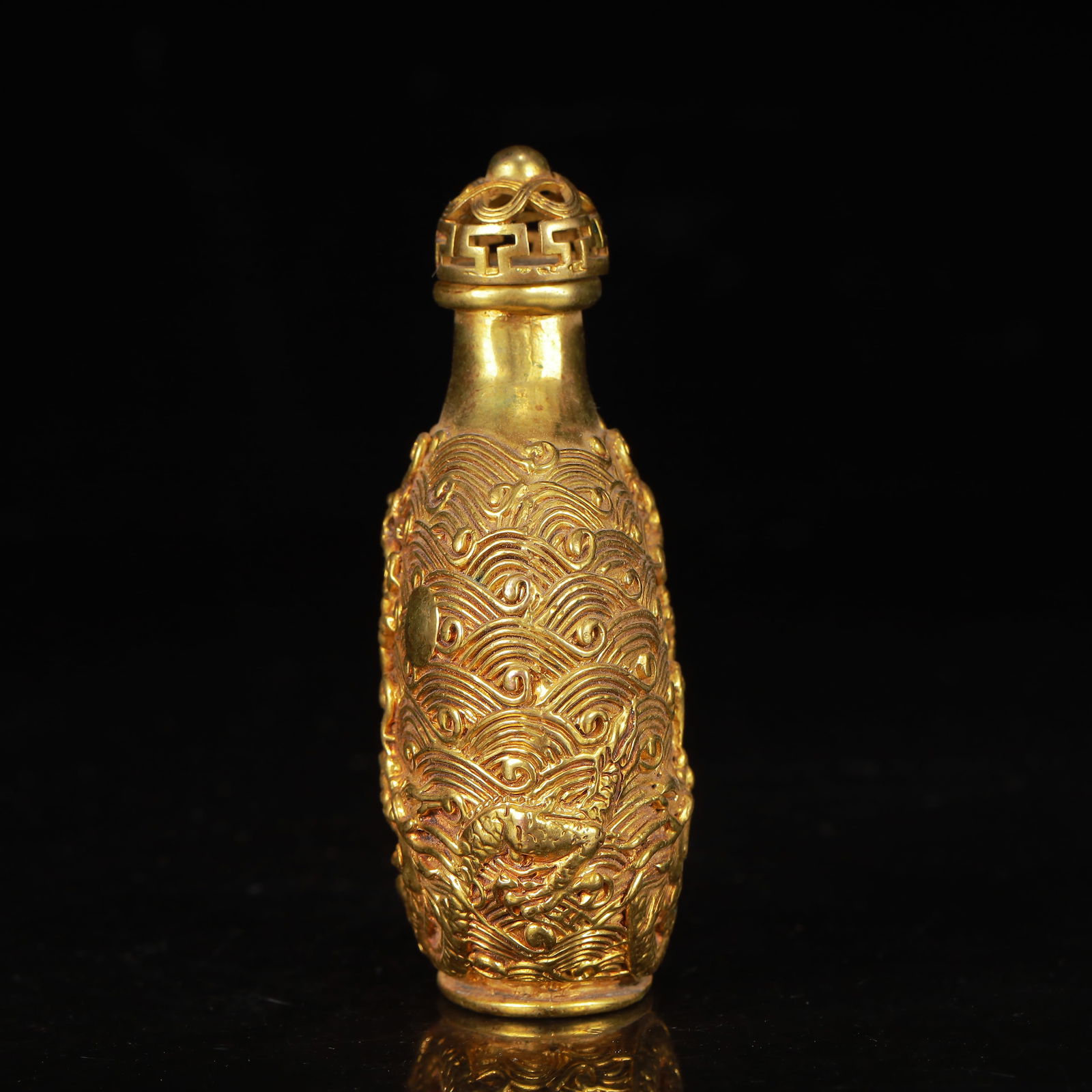 An Exquisite Gilt Bronze Dragon Pattern Vase - 7