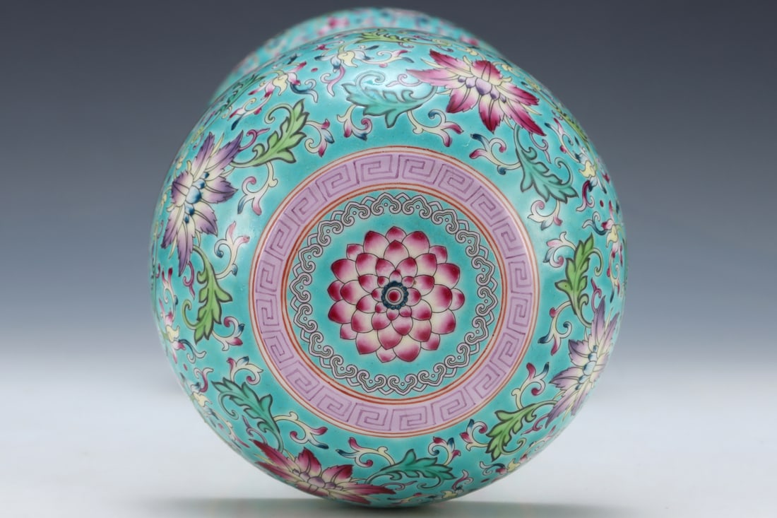 An Exquisite Enamel Lotus Pattern Hatstand - 6