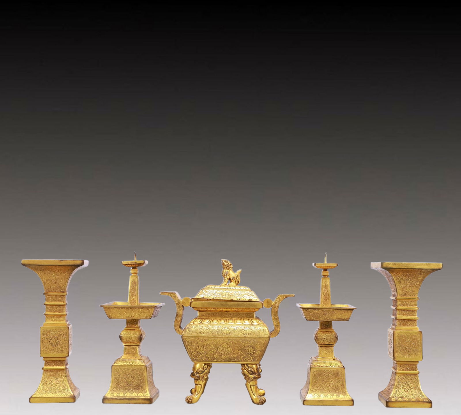 A Set of Rare Gilt Bronze Lotus Pattern Ornament: A Set of Rare Gilt Bronze Lotus Pattern Ornament,Qing Dynasty, China,Qianlong Four-character Mark,Size:7.5inx3.9inx7.7in,Total Weight:3650g 