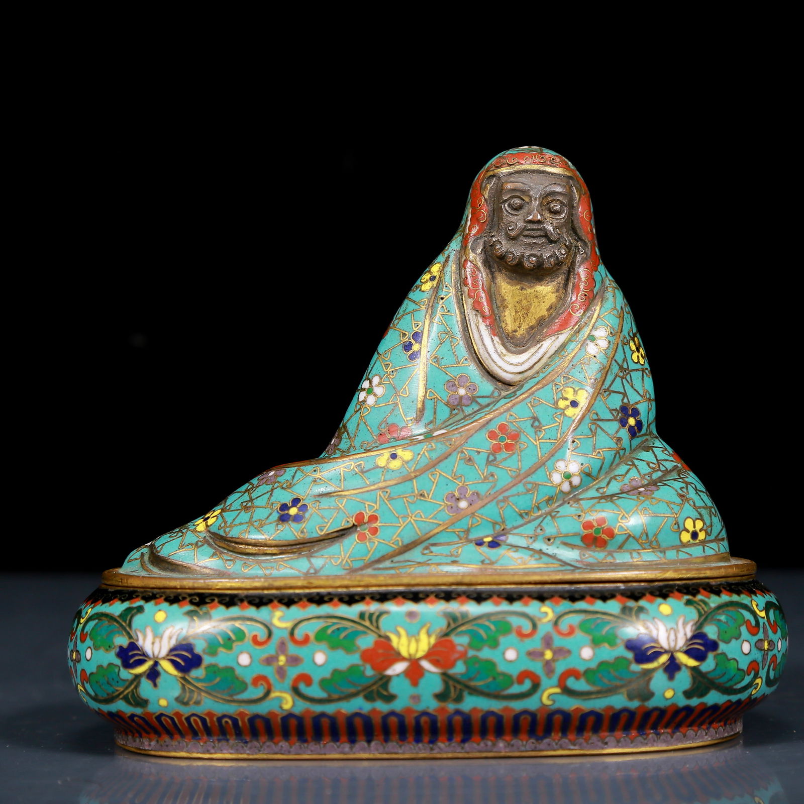 An Exquisite Cloisonne Statue of Arhat: An Exquisite Cloisonne Statue of Arhat,Qing Dynasty, China,Size:5.1inx3.1inx4.3in；Weight:445g 景泰蓝罗汉像,清代