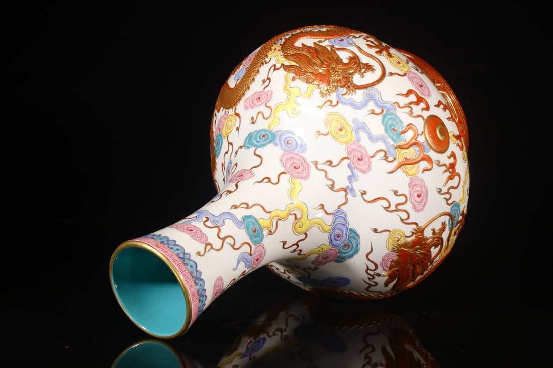 A Rare Enamel Auspicious Cloud and Dragon Pattern Vase - 5