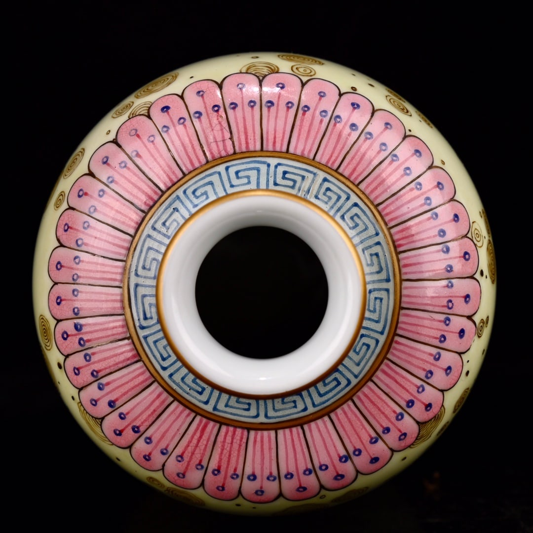 An Exquisite Enamel Bamboo Pattern Vase - 8