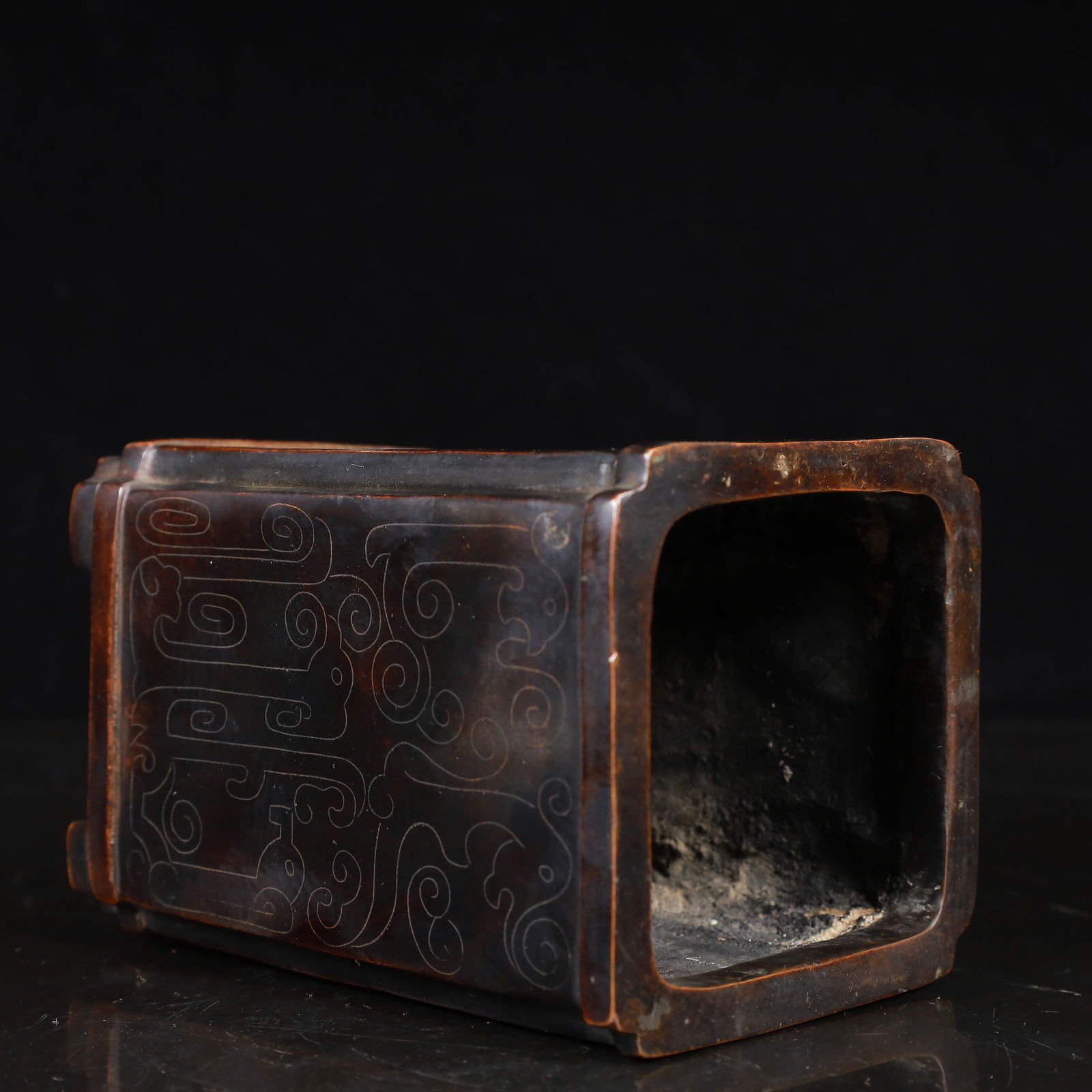 A Rare Bronze Chi-Dragon Pattern Brush Pot - 7