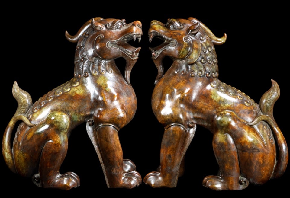 A Pair of Exquisite Archaic Jade Auspicious Beast Ornaments: A Pair of Exquisite Archaic Jade Auspicious Beast Ornaments,Ancient Time,China,Size:17.7inx8.7inx20.5in,Weight:94000g 