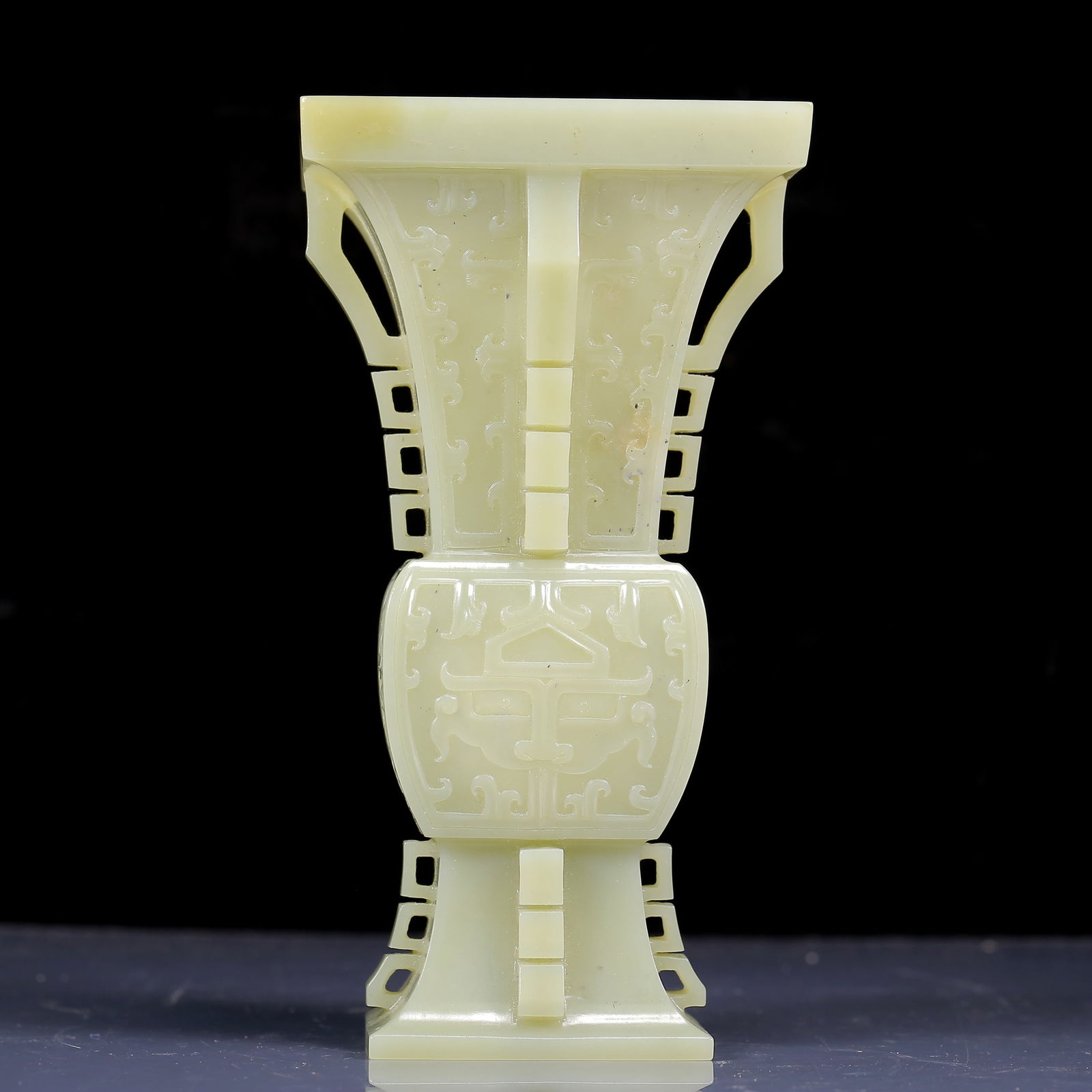 An Exquisite White Jade Beast-Face Pattern Vase - 7