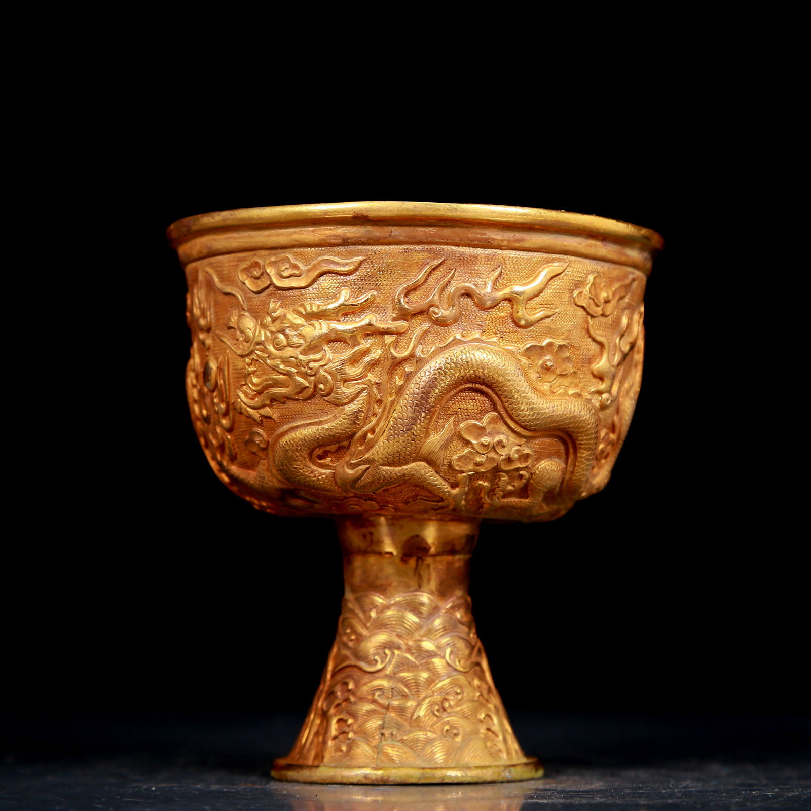 An exquisite gilt bronze cup with dragon pattern - 2