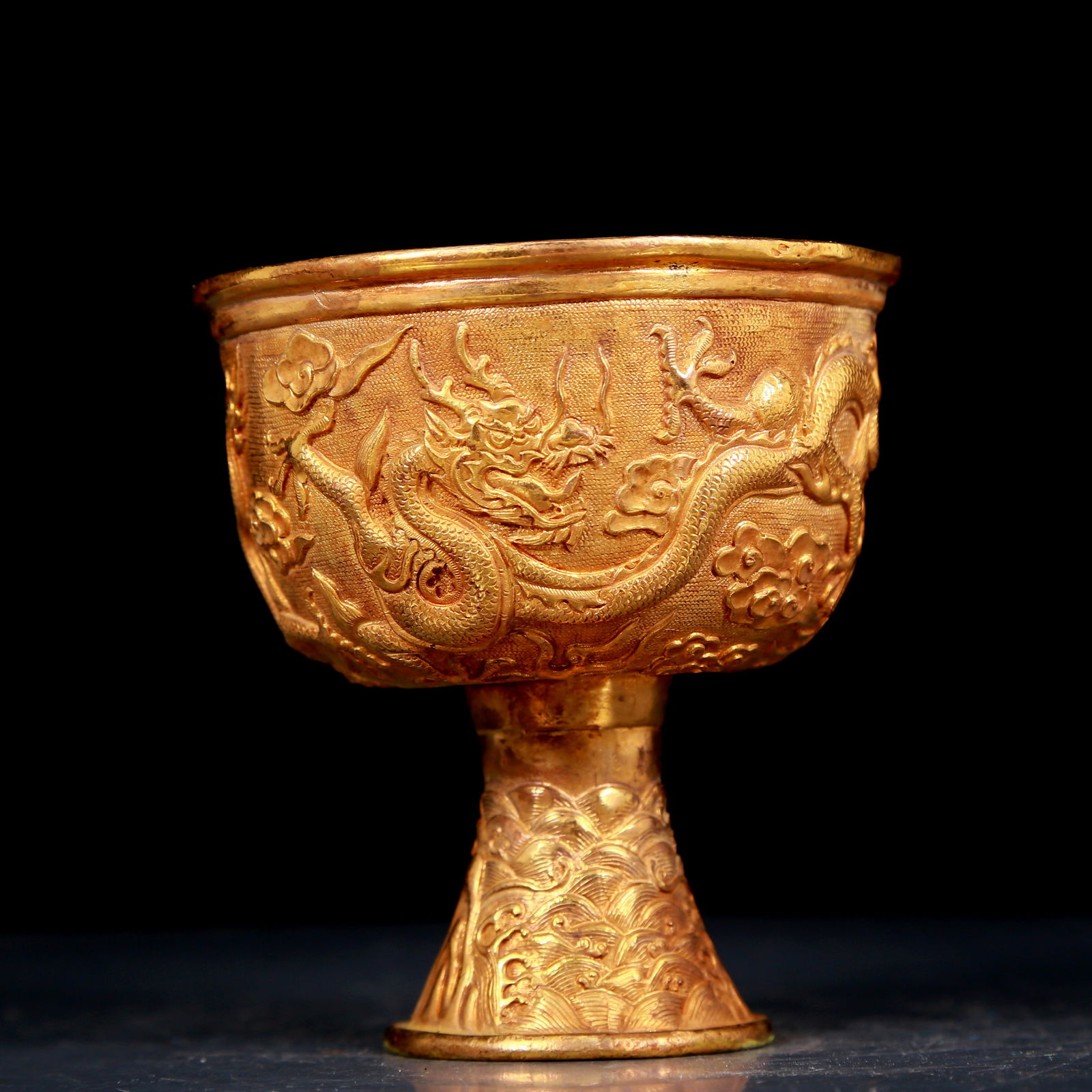 An exquisite gilt bronze cup with dragon pattern - 4