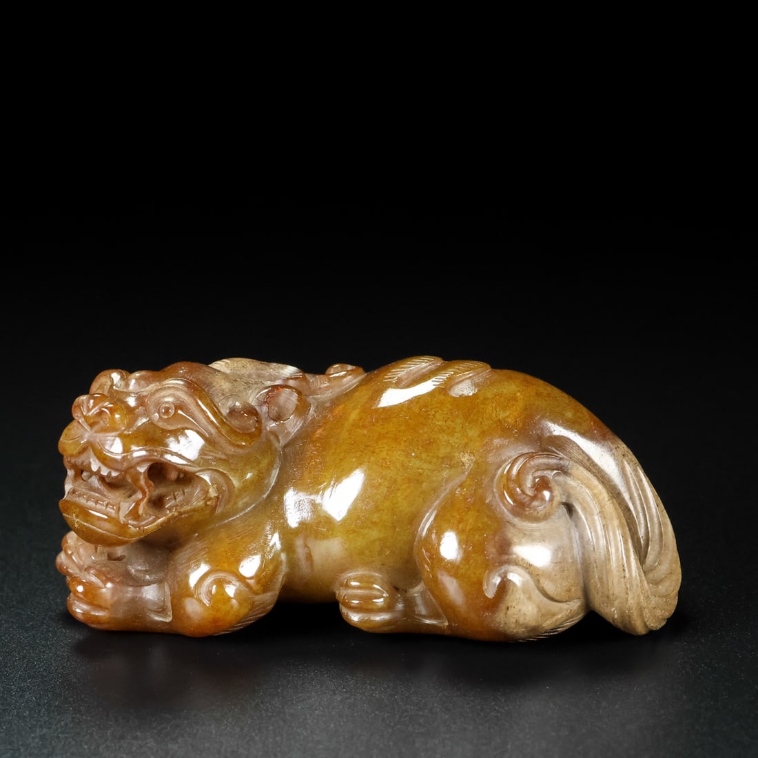 An Exquisite Archaic Jade Beast Ornament: An Exquisite Archaic Jade Beast Ornament,Ancient Time,China,Size:3.7inx2inx1.4in,Weight:219g 高古玉兽摆件,中国远古时期
