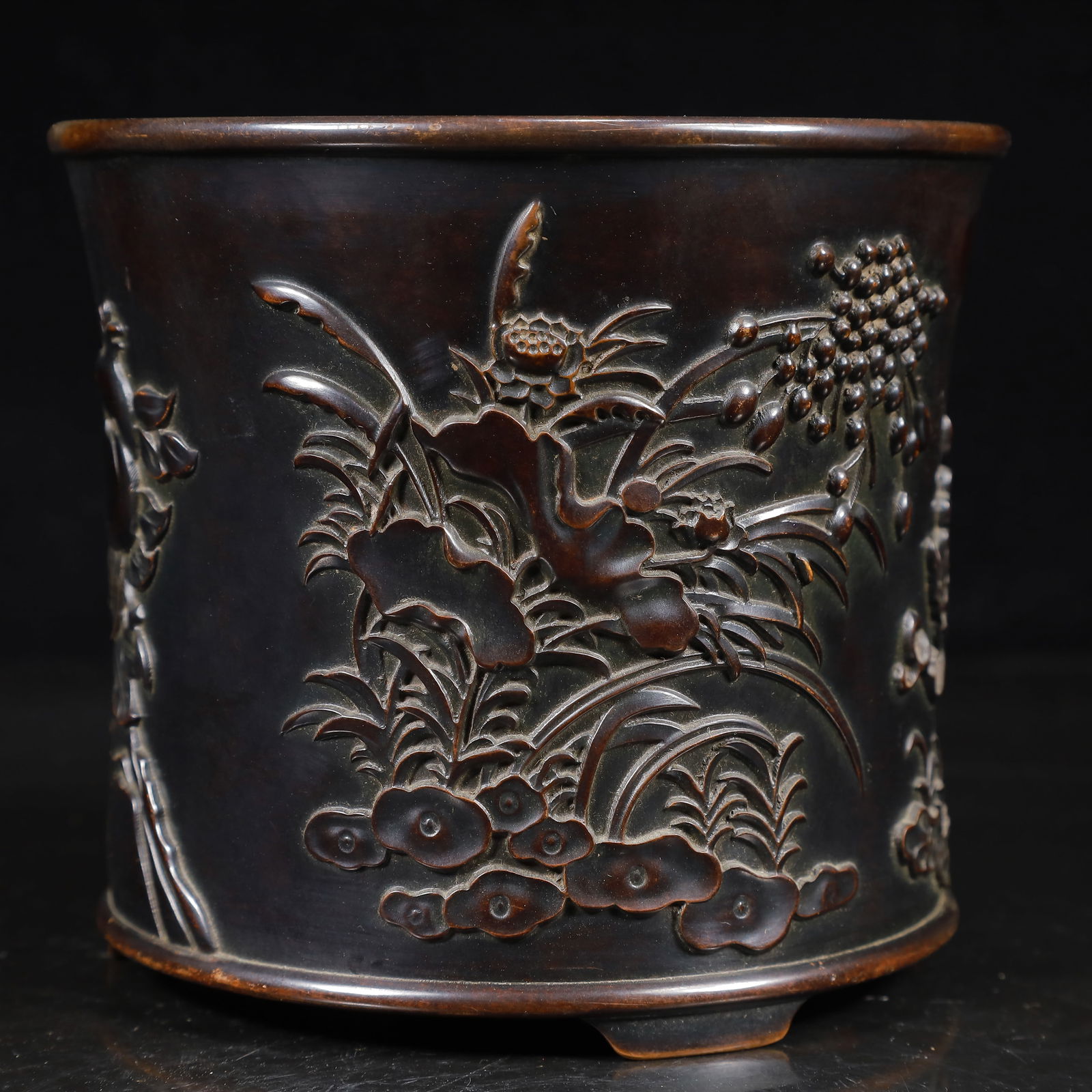 A Rare Bronze Flower and Fruit Pattern Brush Pot: A Rare Bronze Flower and Fruit Pattern Brush Pot,Ming Dynasty,China,Chongzhen Mark,Size:6.1inx5.5in,Weight:1200g 