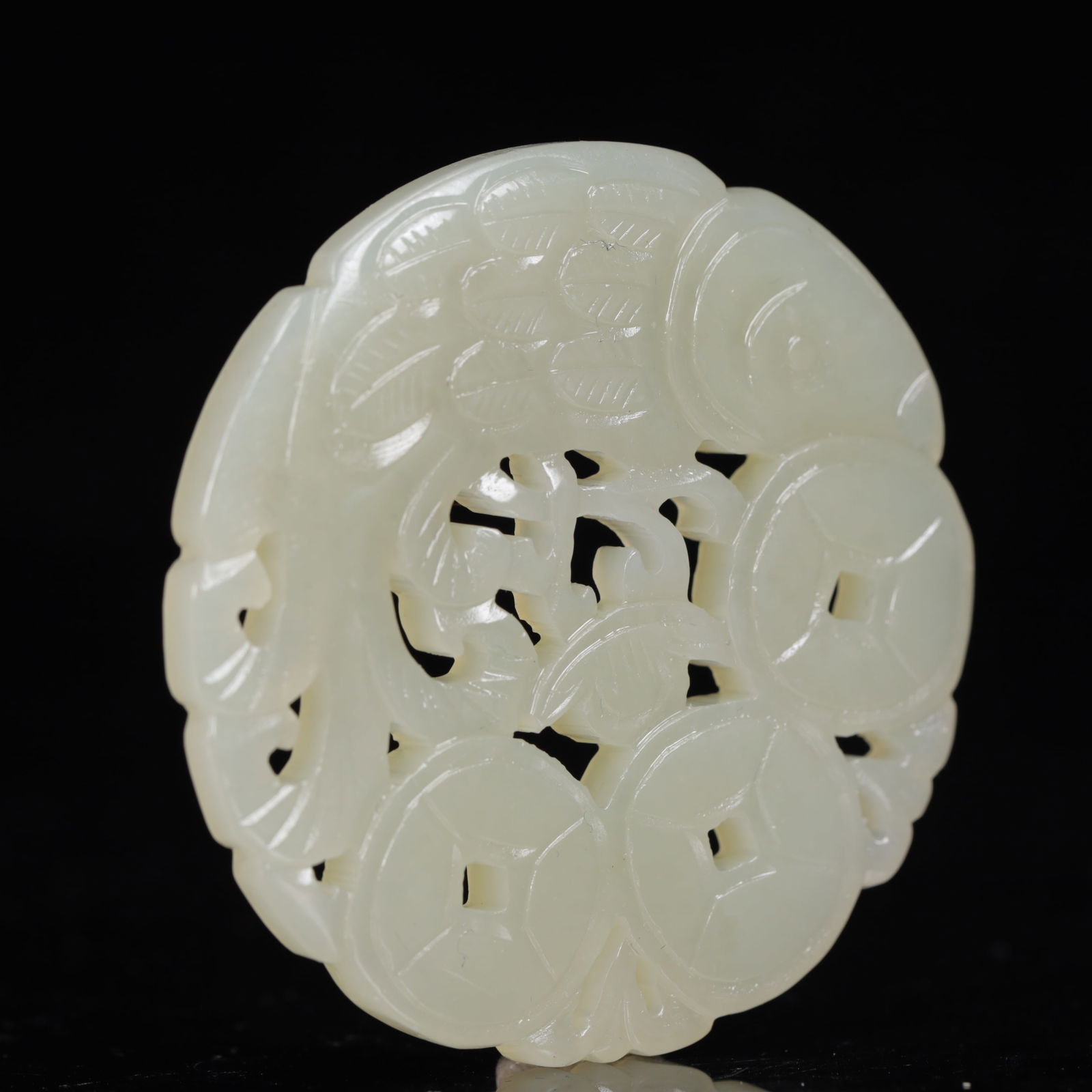 An Exquisite White Jade Fish Pattern Jade Pendant - 3