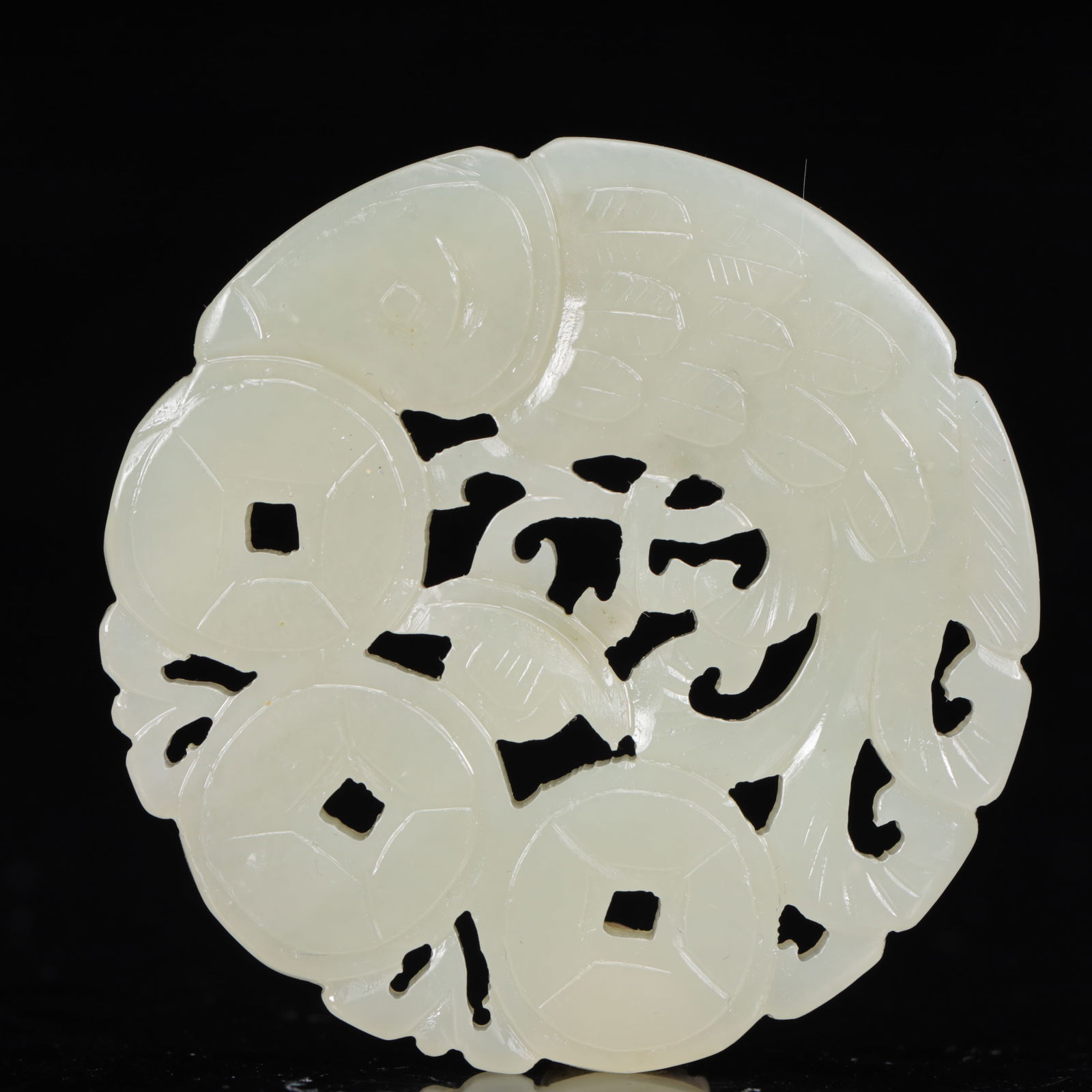 An Exquisite White Jade Fish Pattern Jade Pendant - 4
