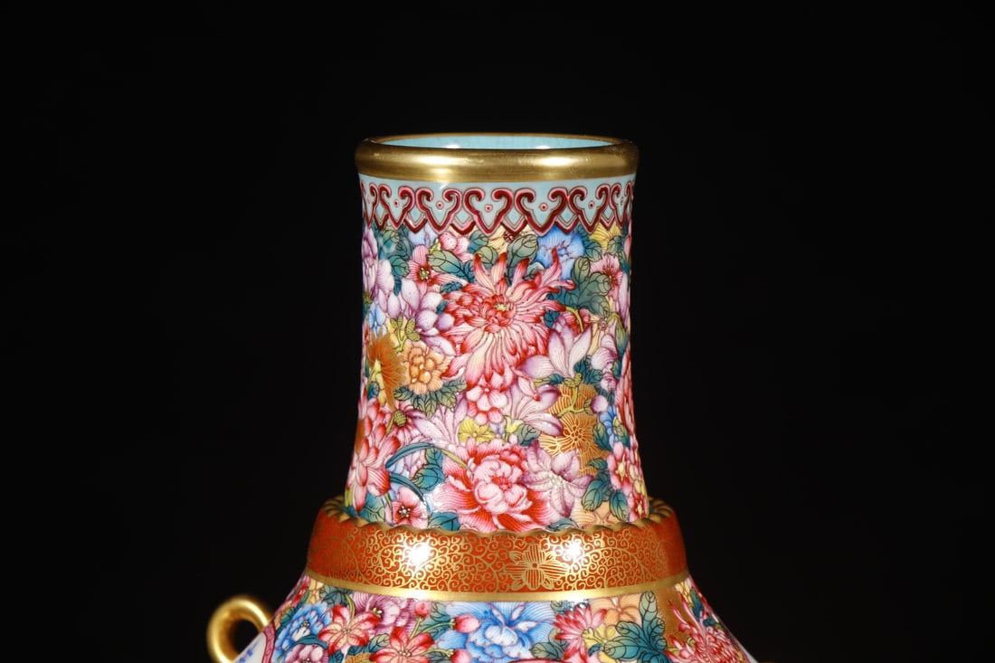 An Exquisite Enamel Flower Pattern Vase - 2
